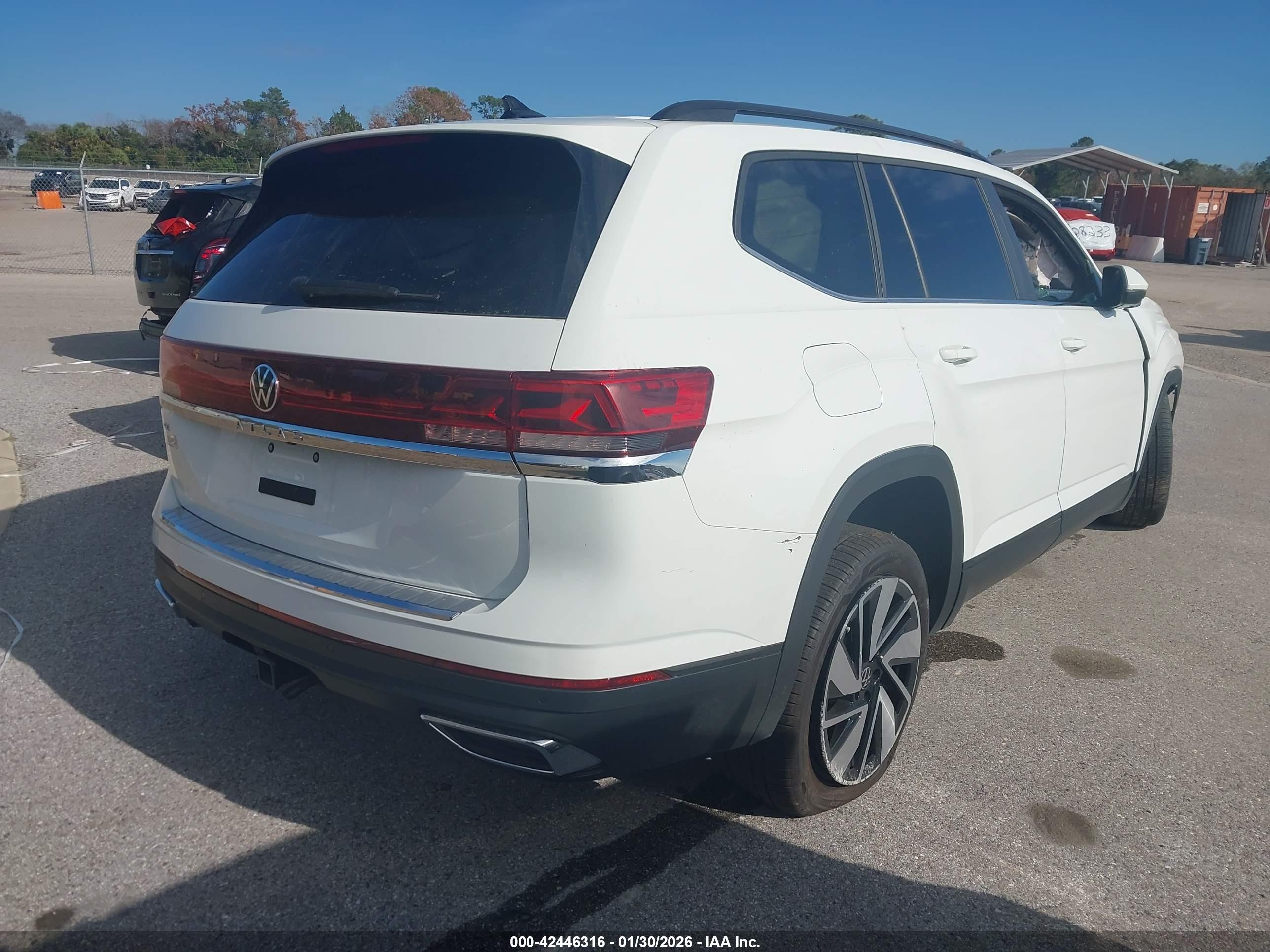 VOLKSWAGEN ATLAS image 4