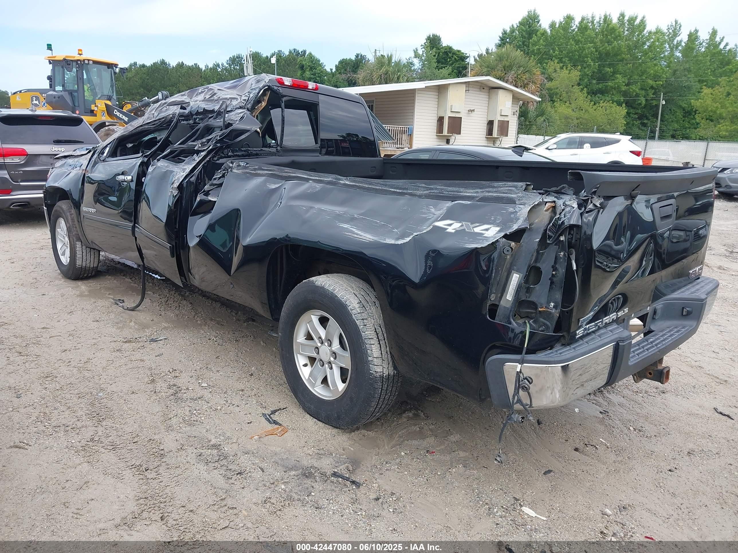 GMC SIERRA image 3