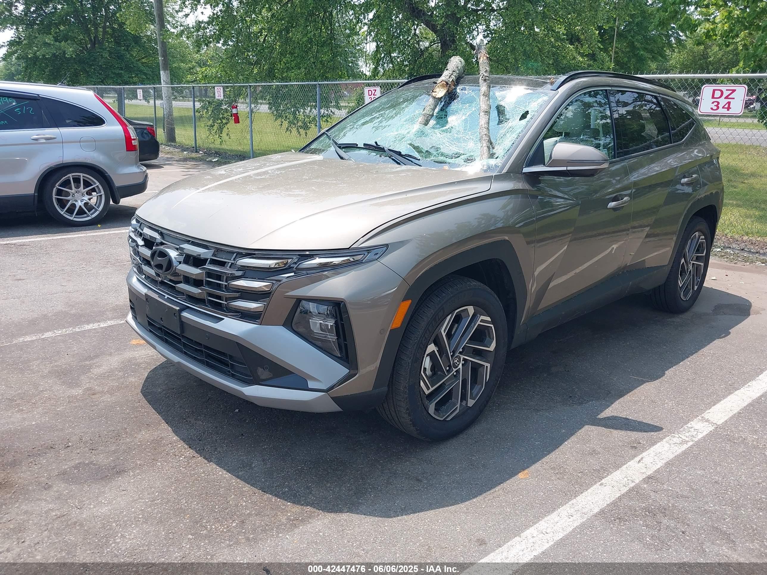 HYUNDAI TUCSON image 2