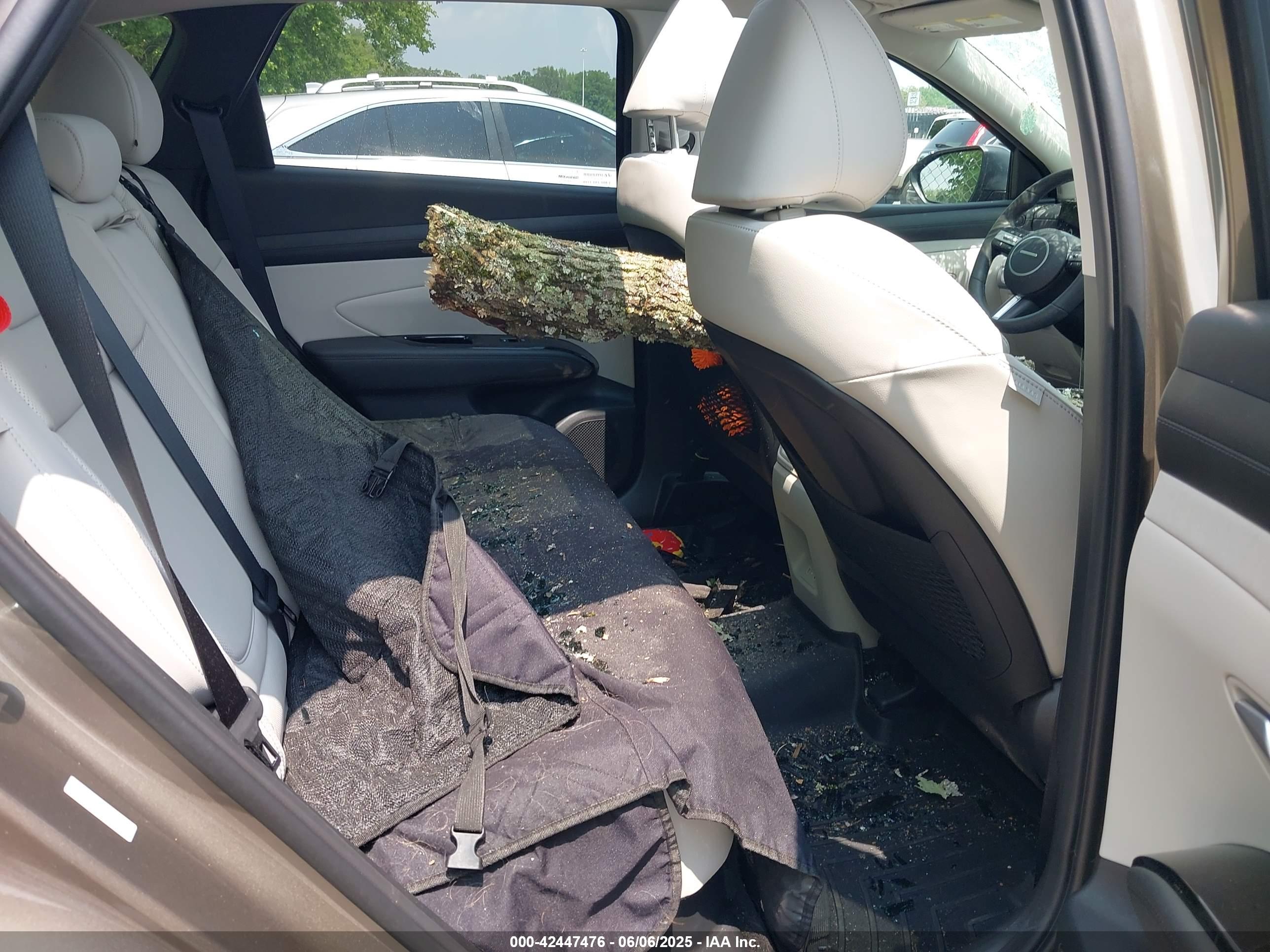 HYUNDAI TUCSON image 8
