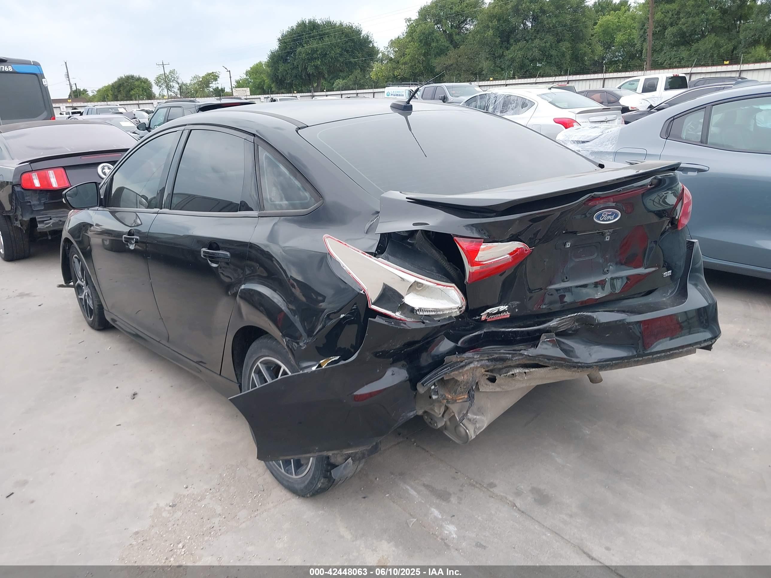 FORD FOCUS image 3