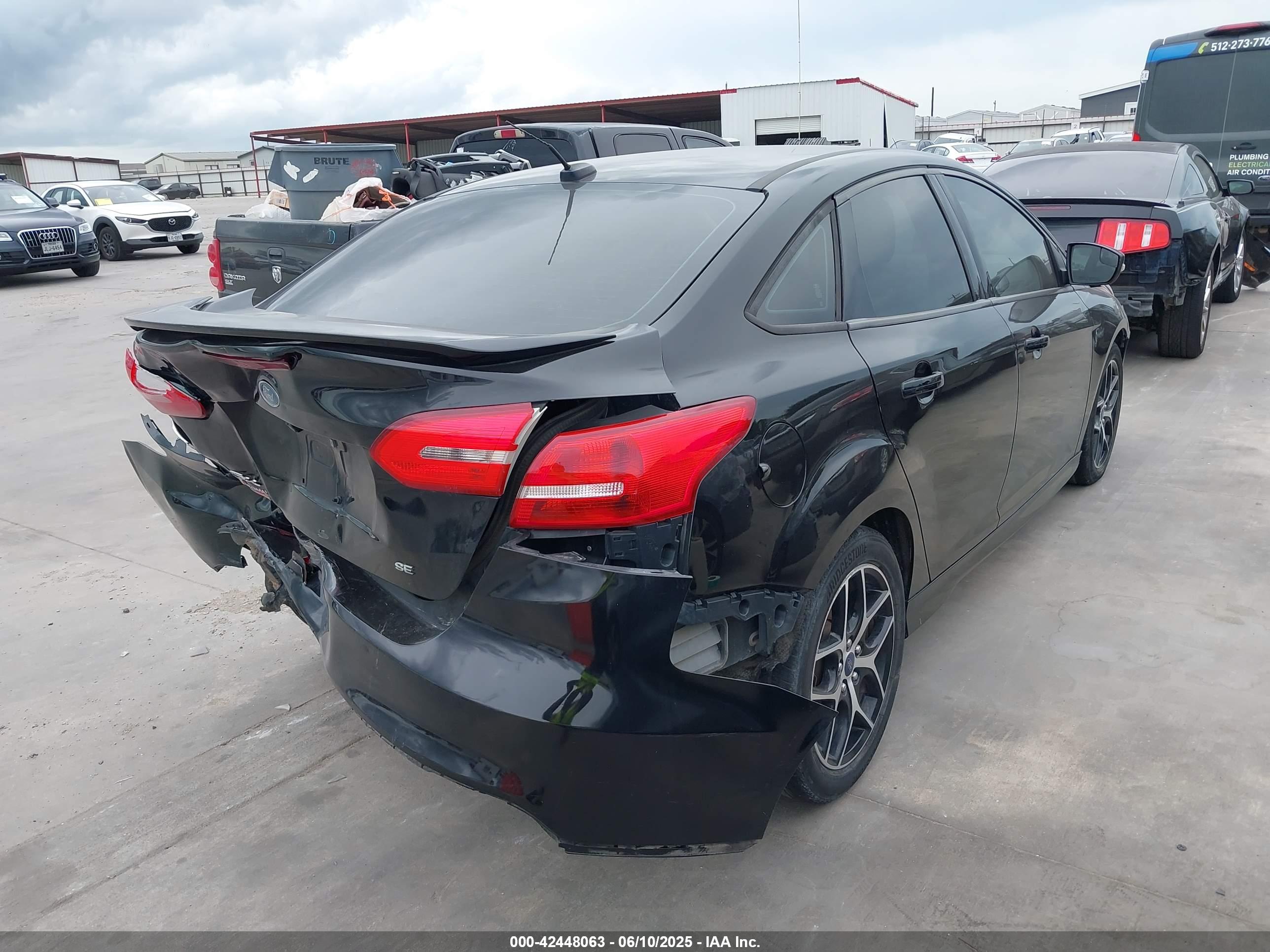 FORD FOCUS image 4