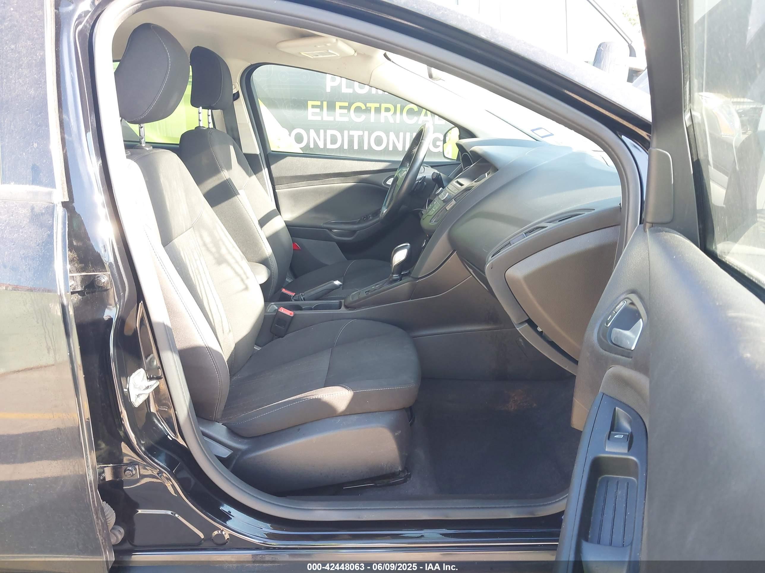 FORD FOCUS image 5