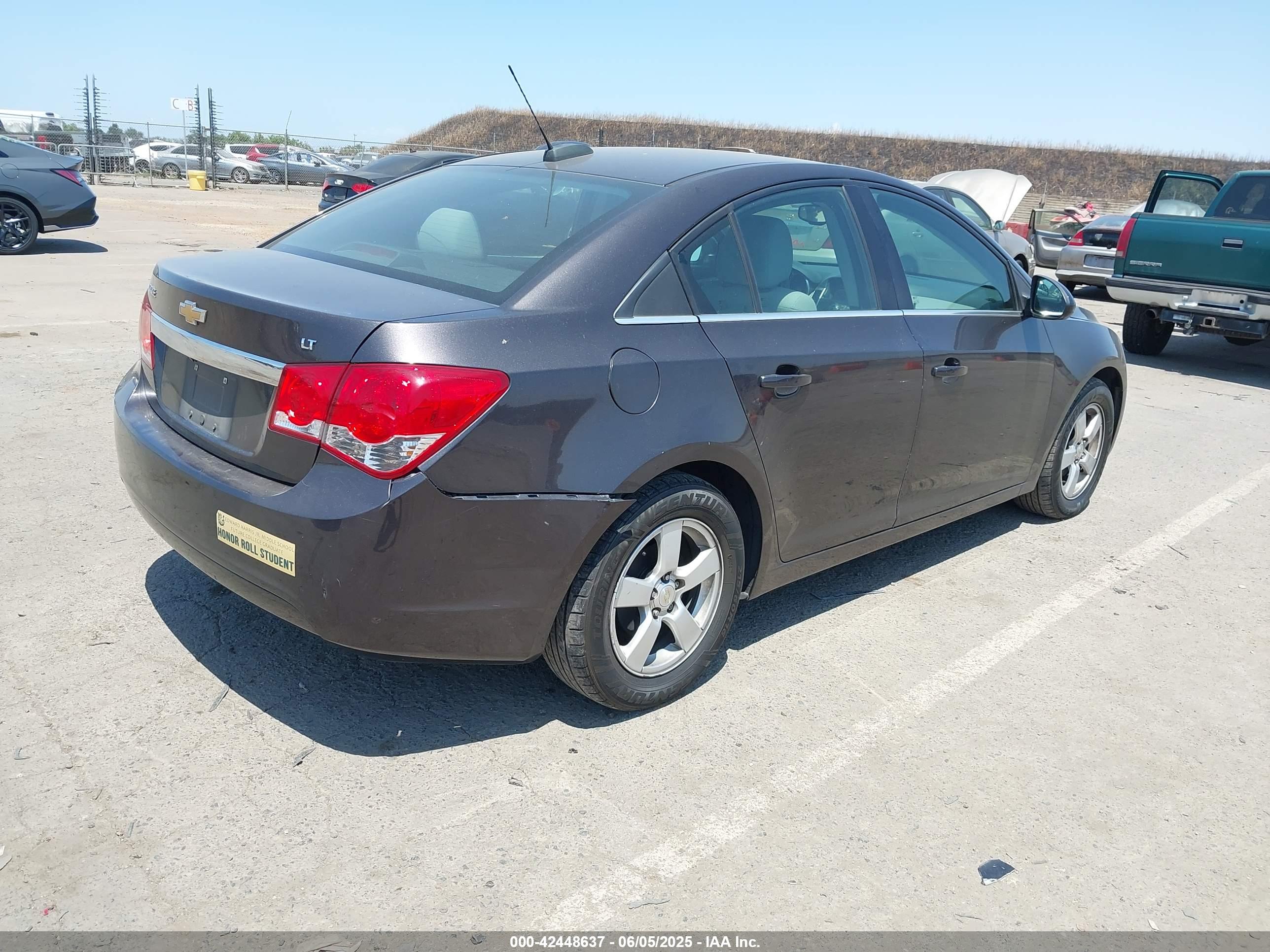 CHEVROLET CRUZE image 4