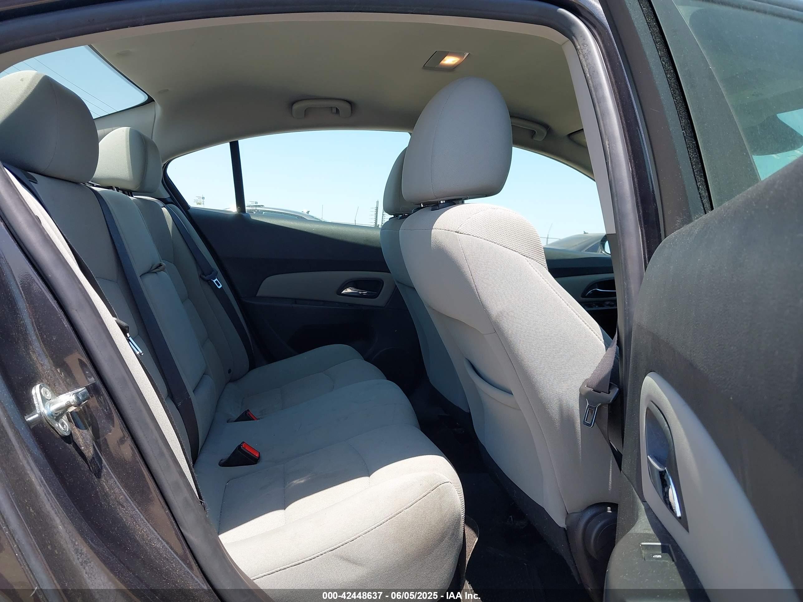 CHEVROLET CRUZE image 8