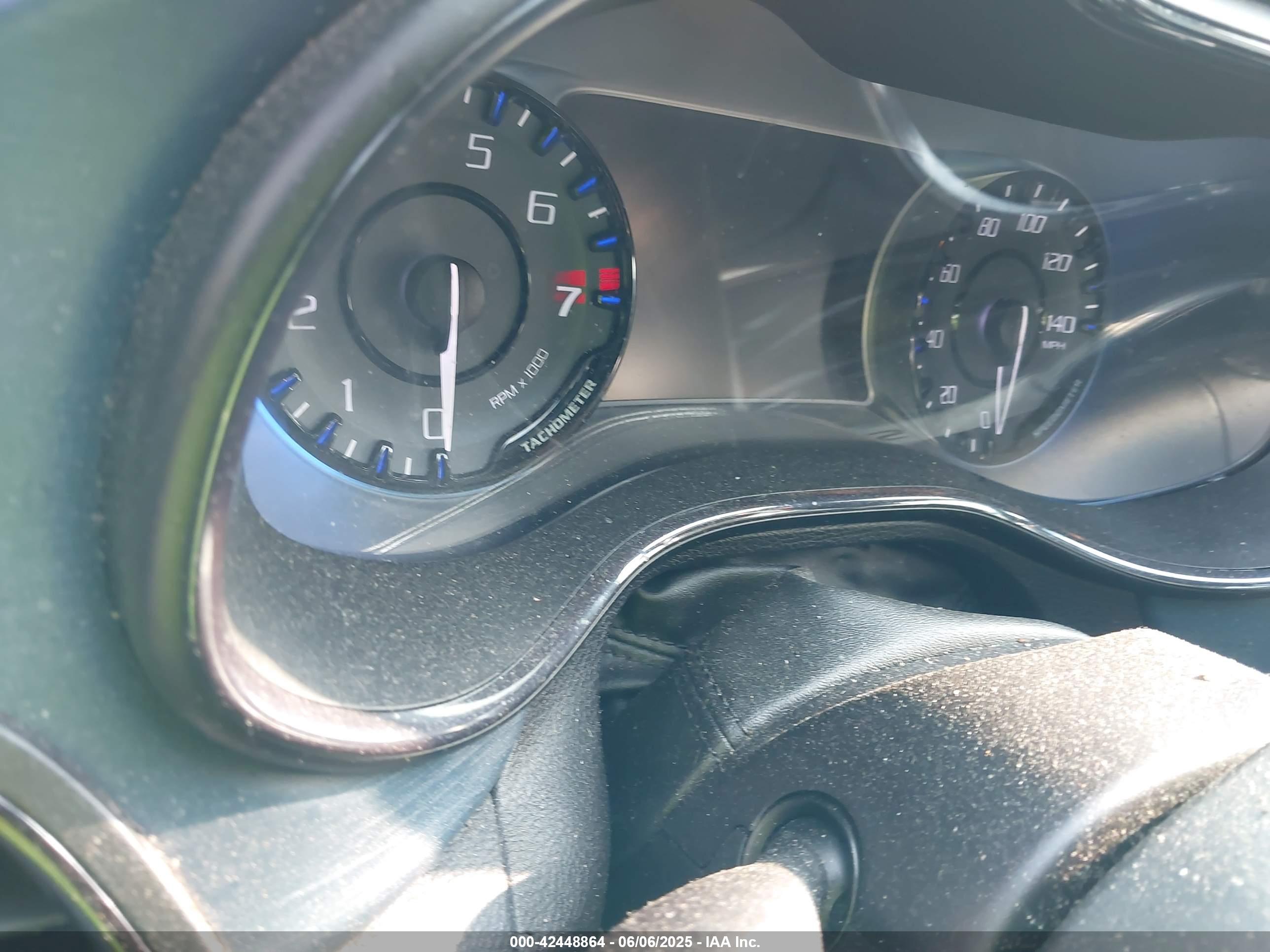 CHRYSLER 200 image 7