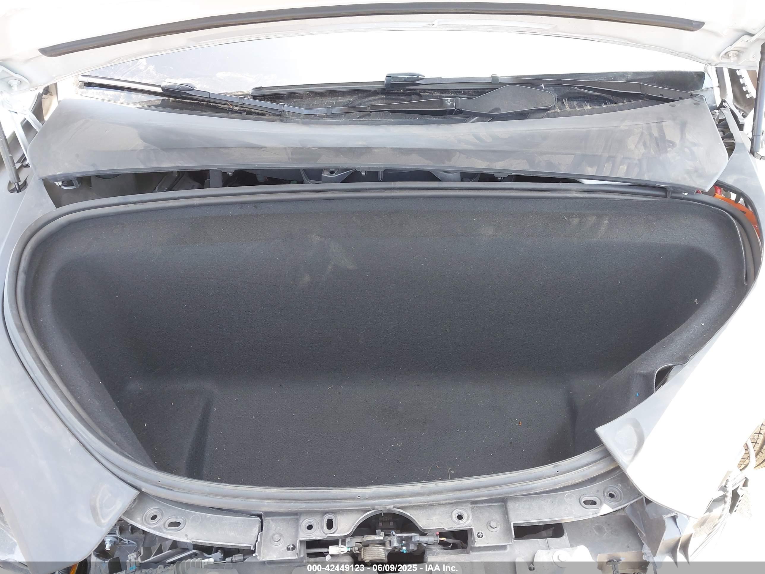 TESLA MODEL image 10
