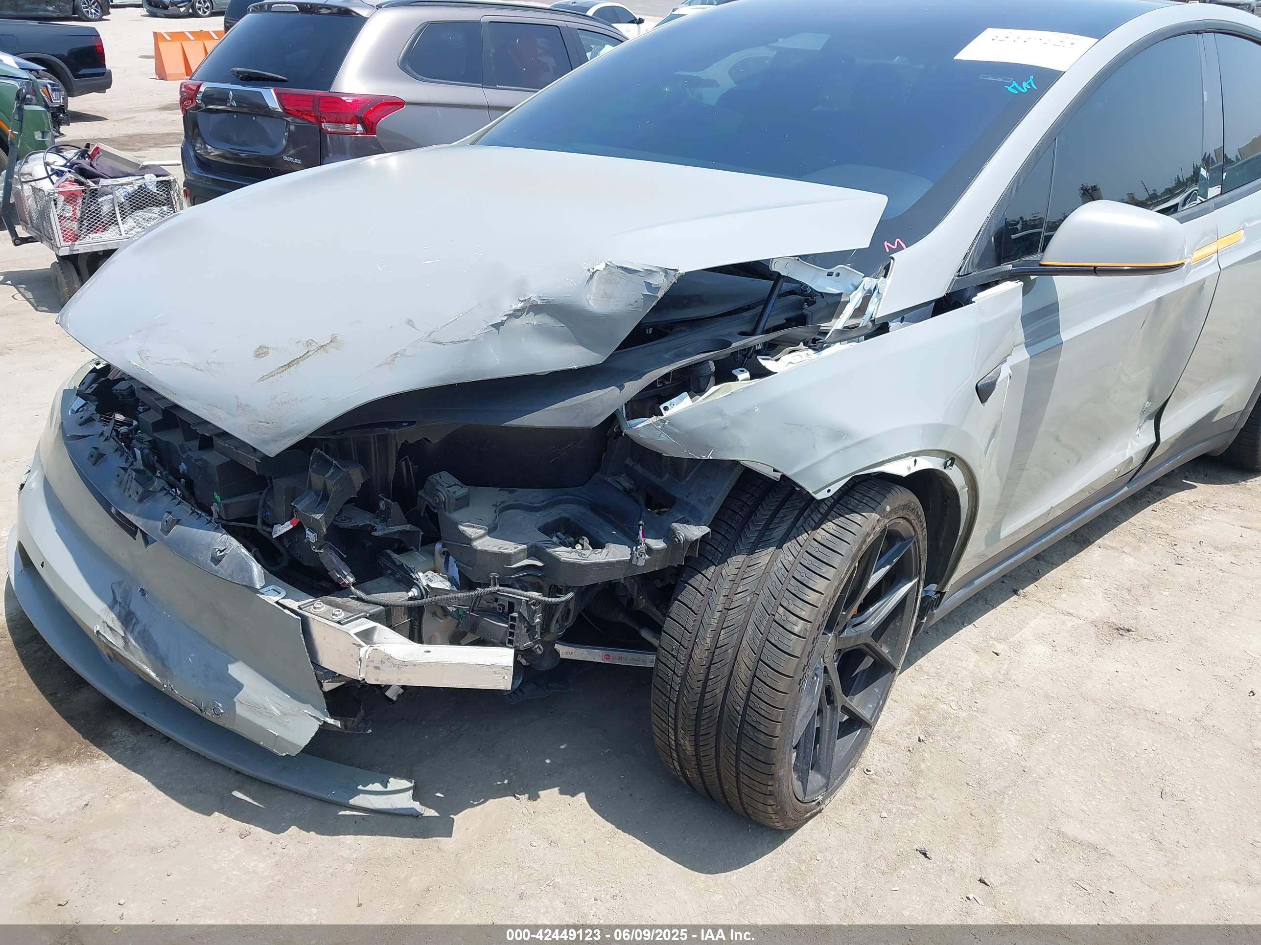 TESLA MODEL image 6