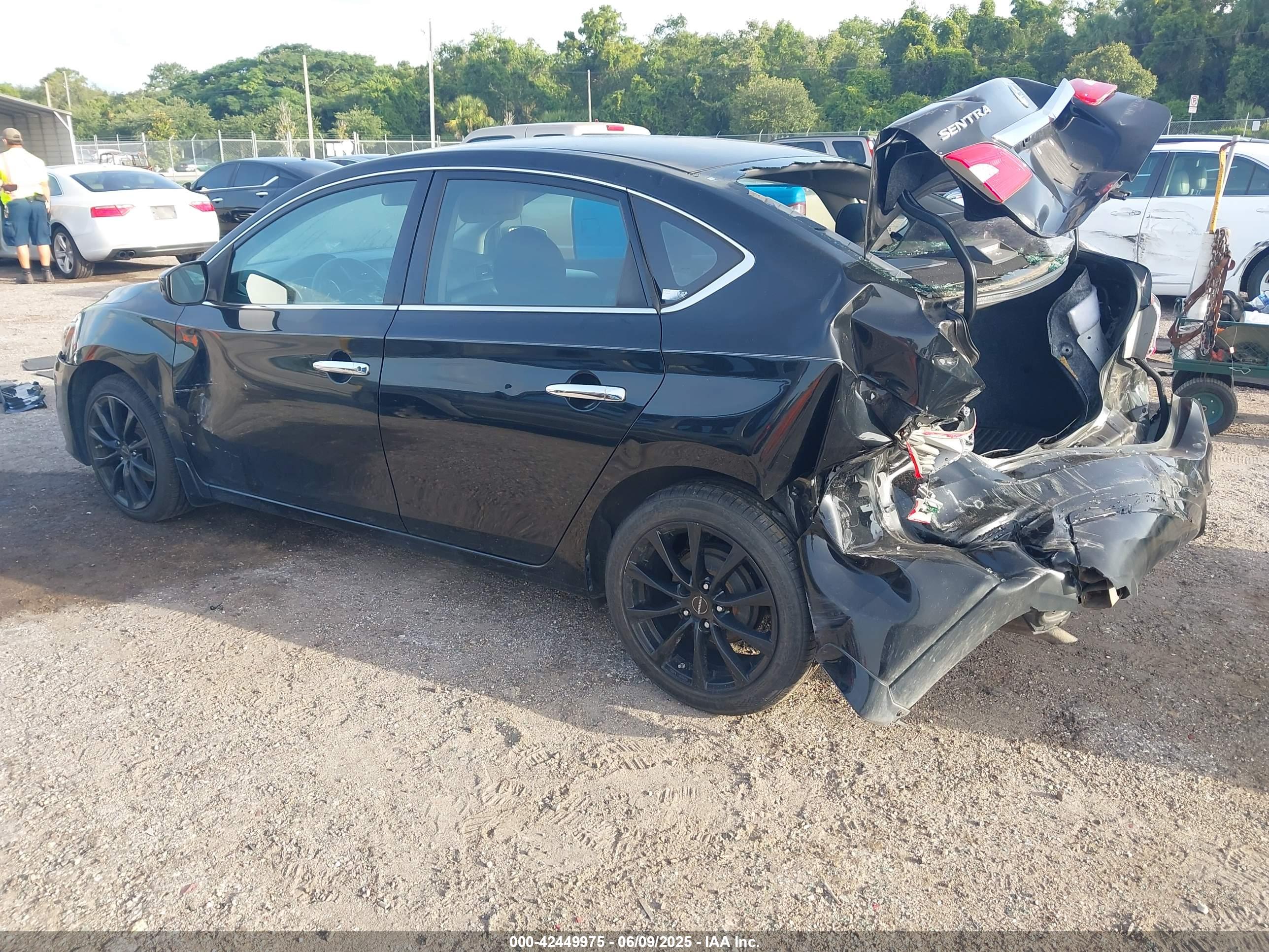 NISSAN SENTRA image 3