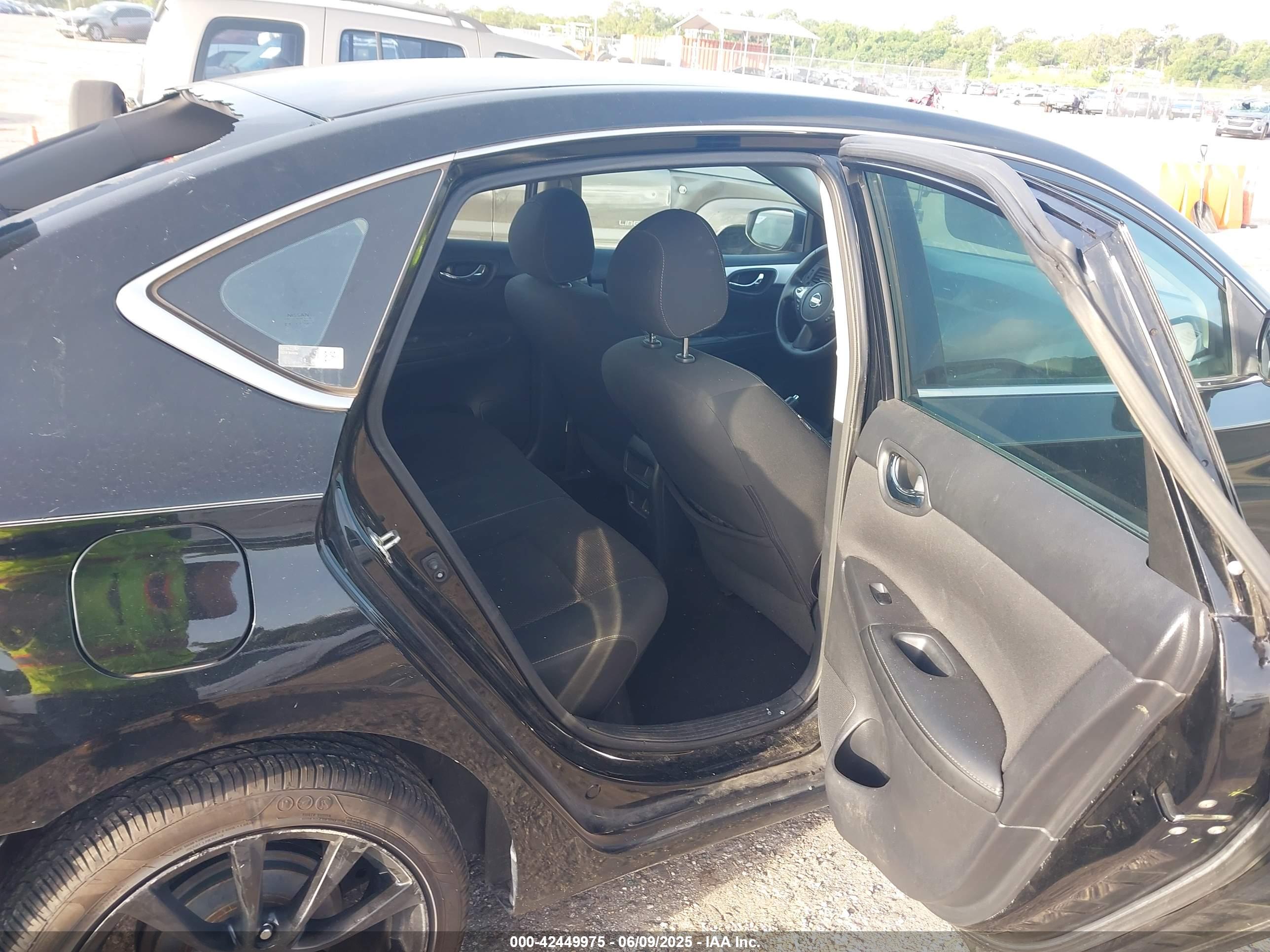 NISSAN SENTRA image 8