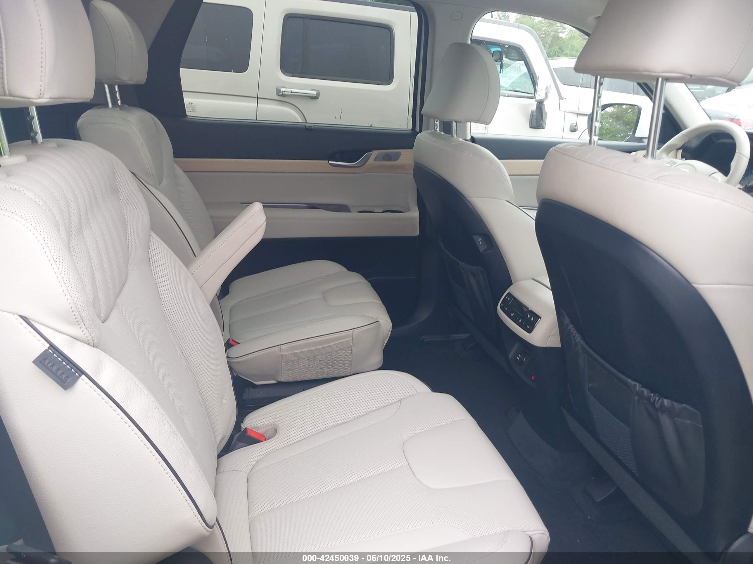 HYUNDAI PALISADE image 8