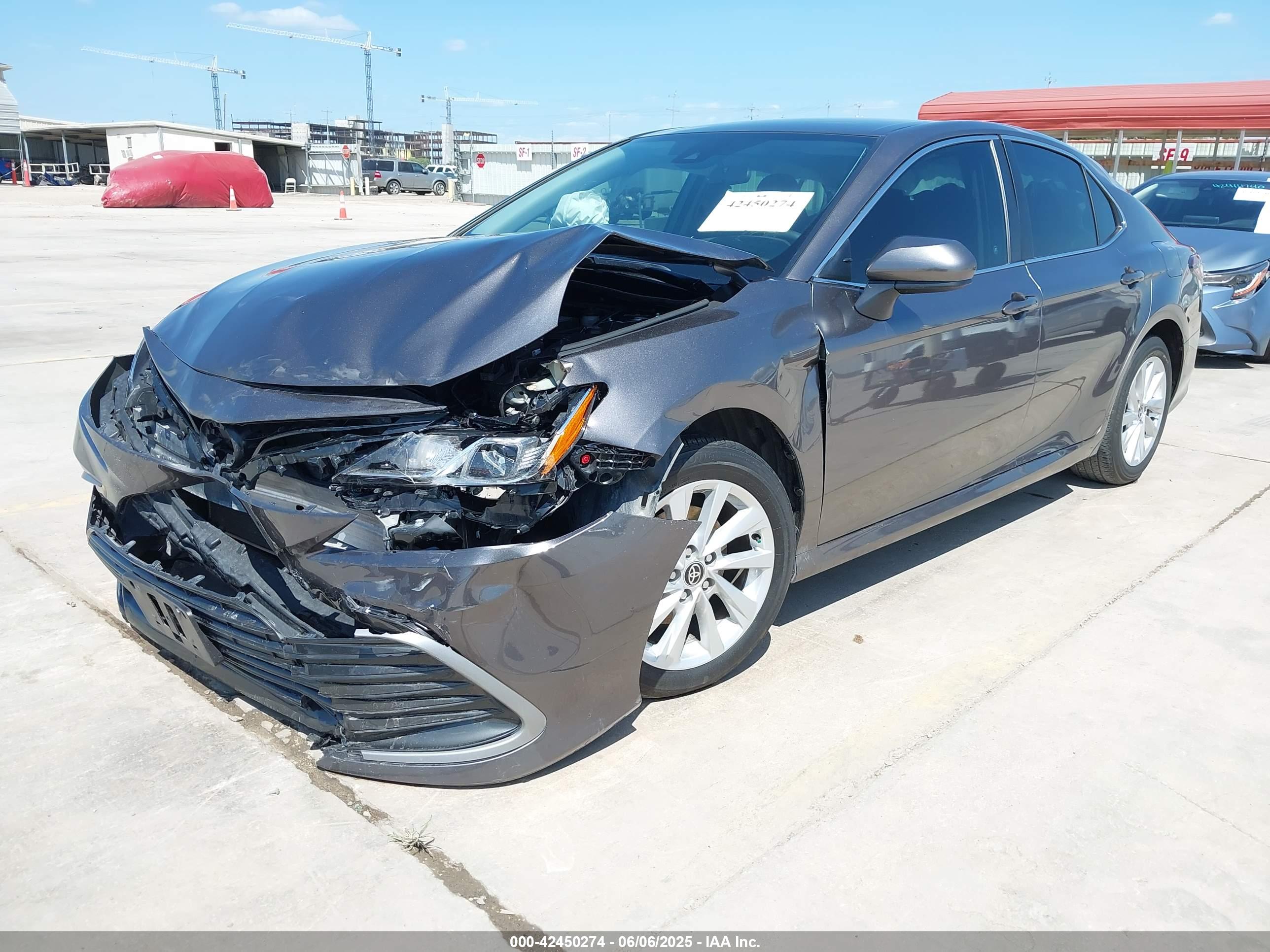TOYOTA CAMRY image 2