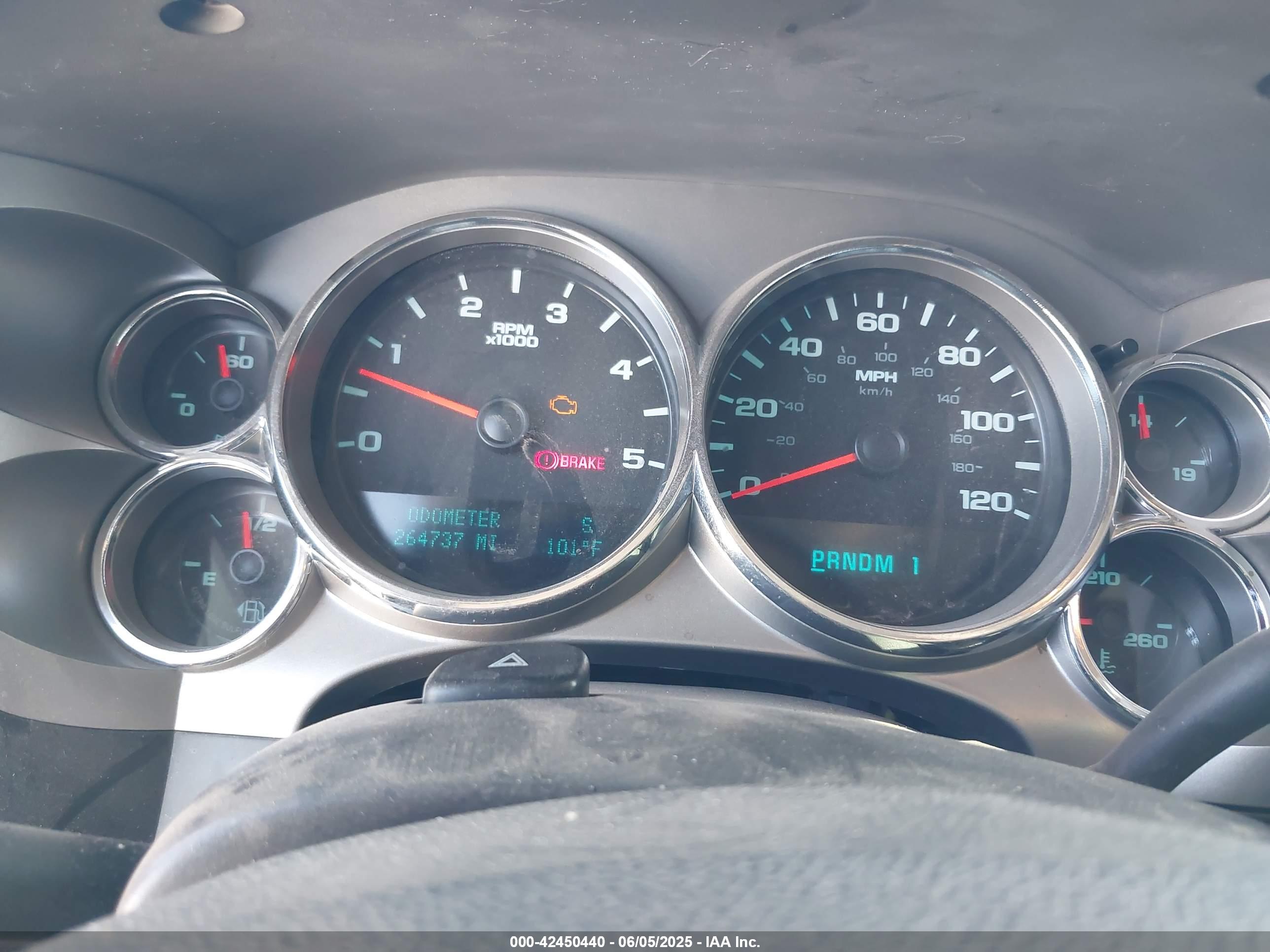 CHEVROLET SILVERADO image 7