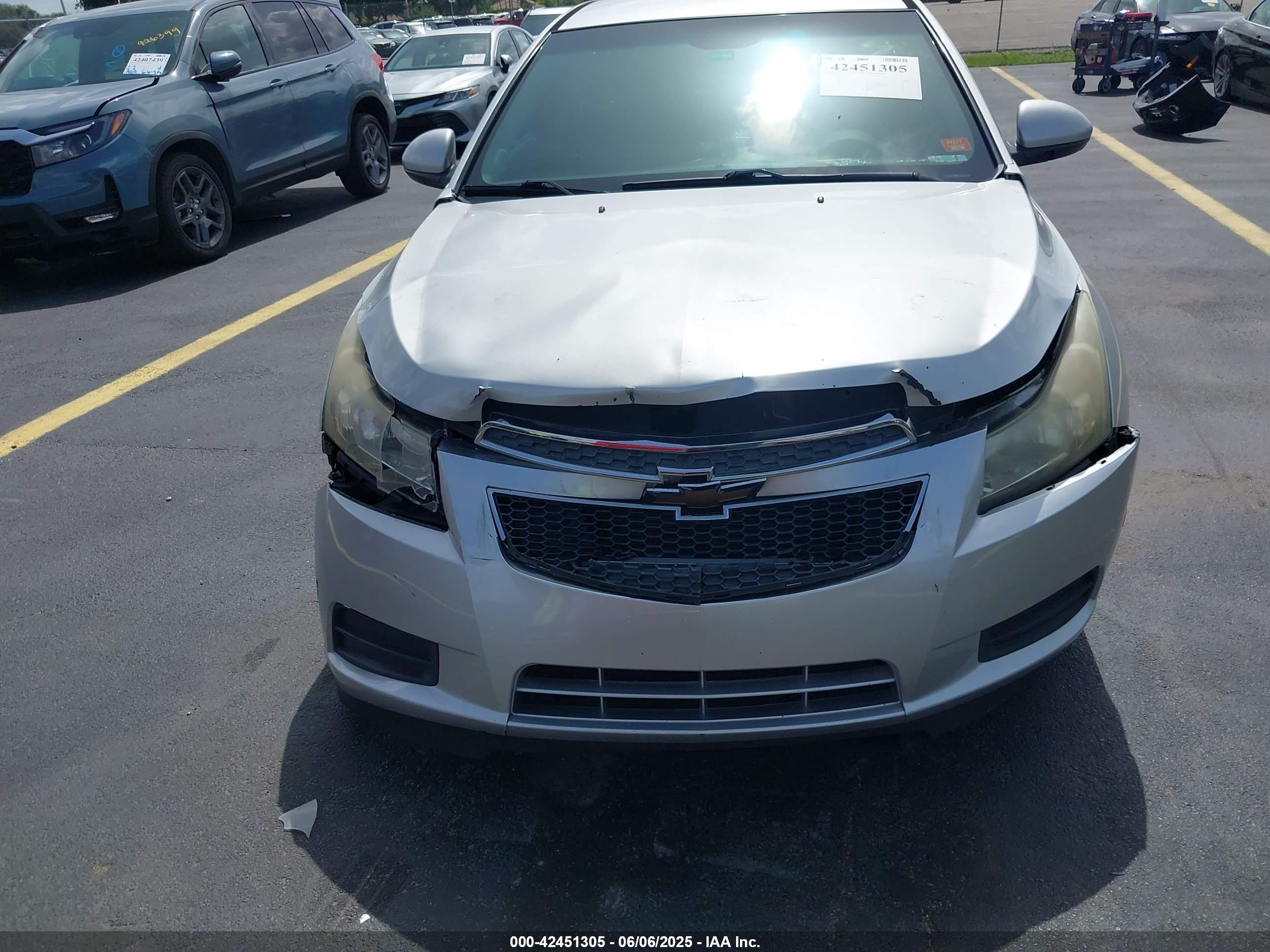 CHEVROLET CRUZE image 6