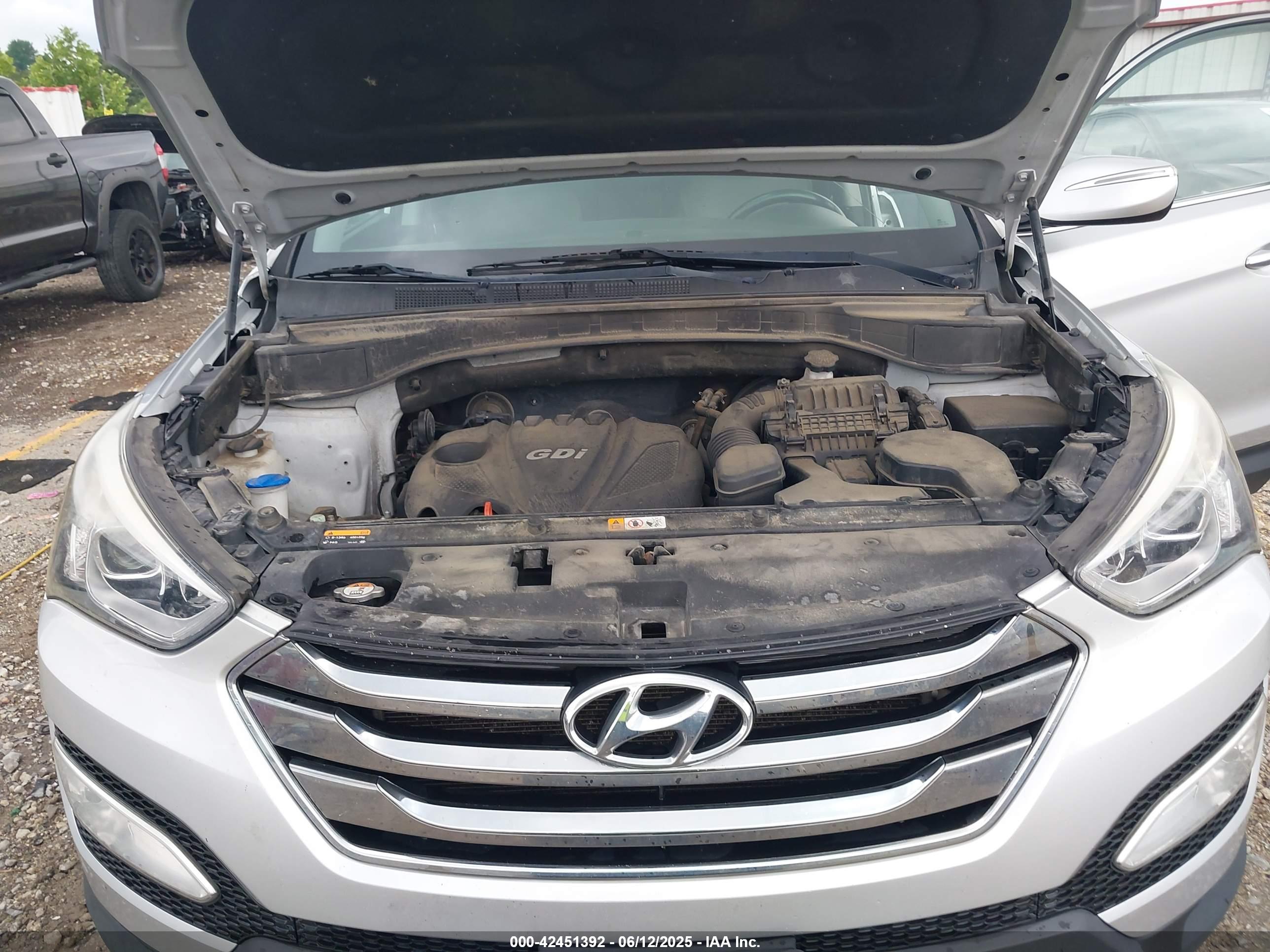 HYUNDAI SANTA image 10