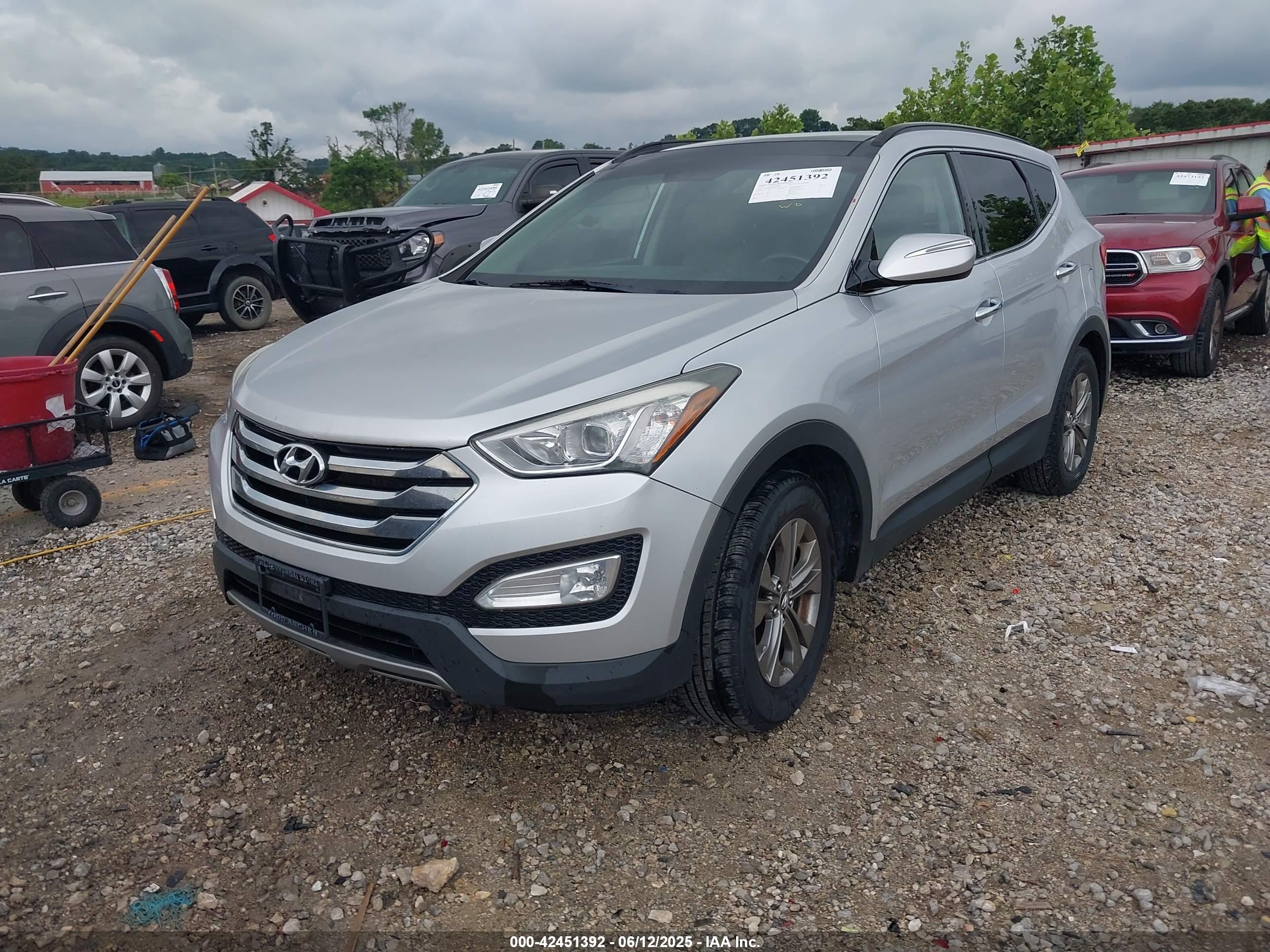 HYUNDAI SANTA image 2
