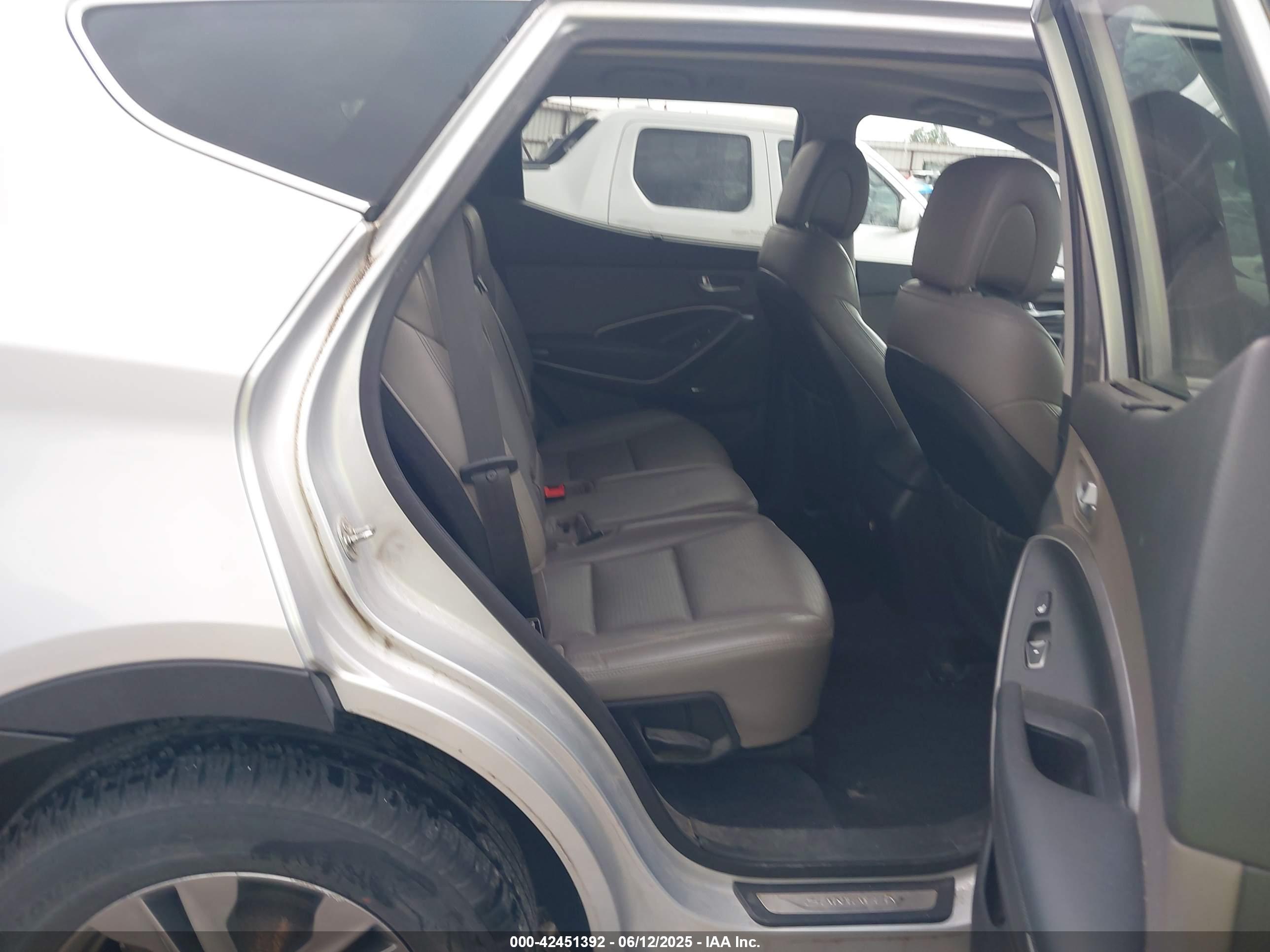 HYUNDAI SANTA image 8