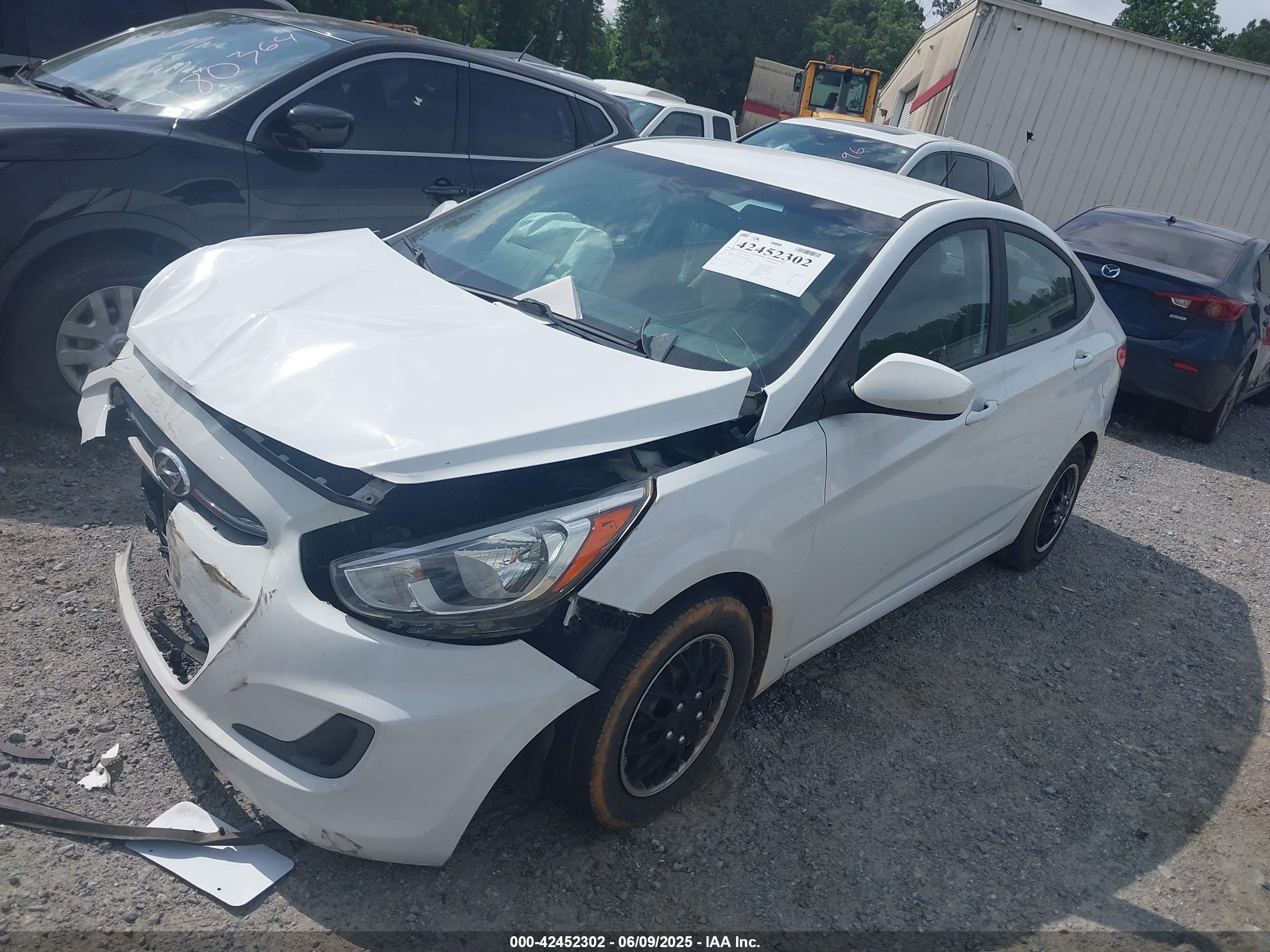 HYUNDAI ACCENT image 2