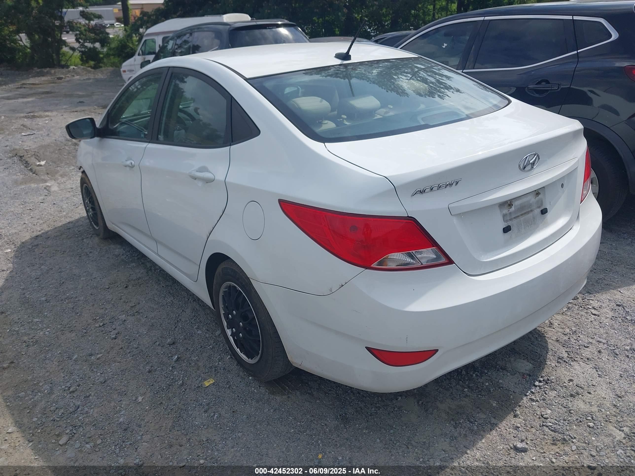 HYUNDAI ACCENT image 3