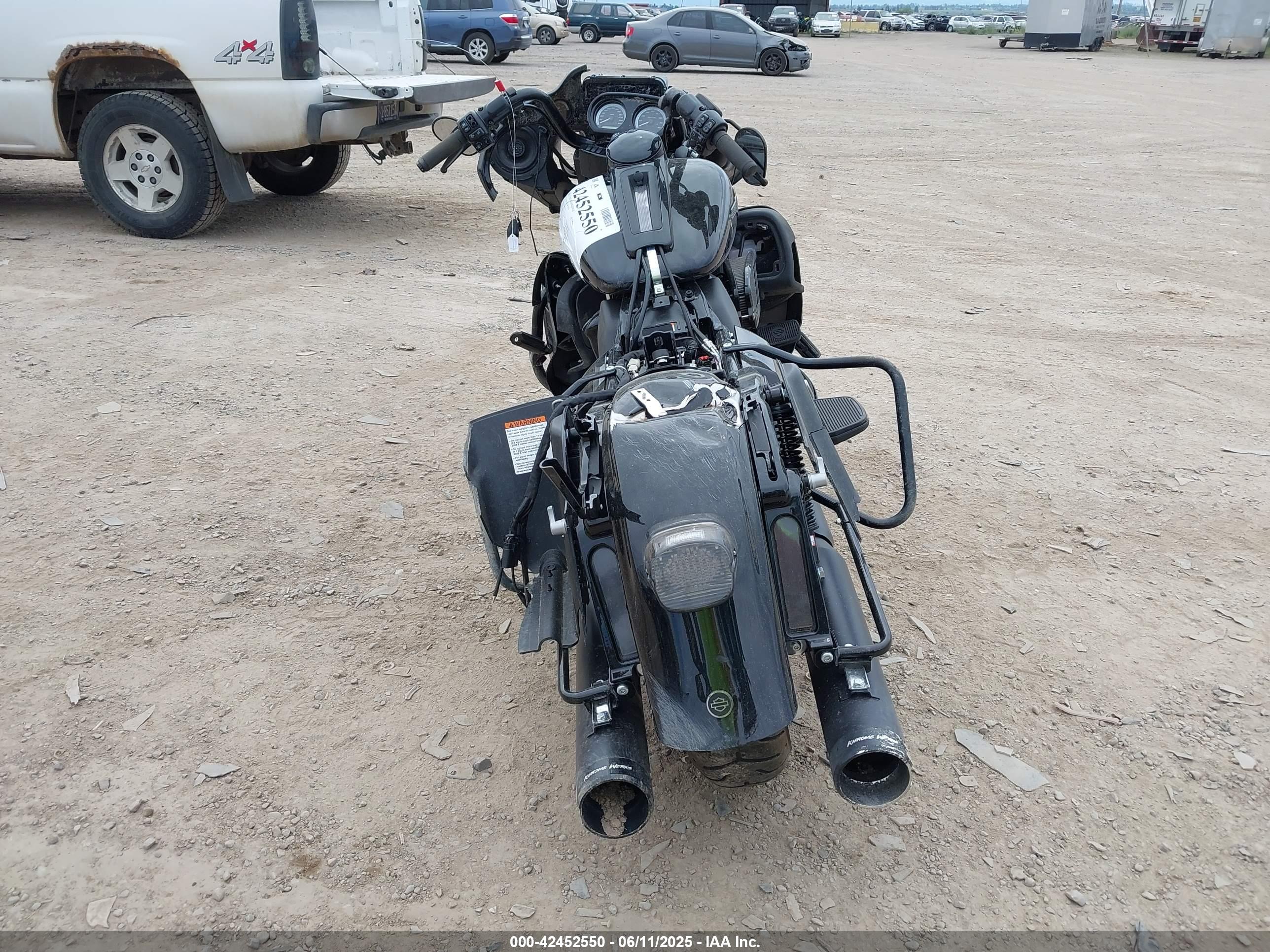 HARLEY-DAVIDSON FLTRK image 6