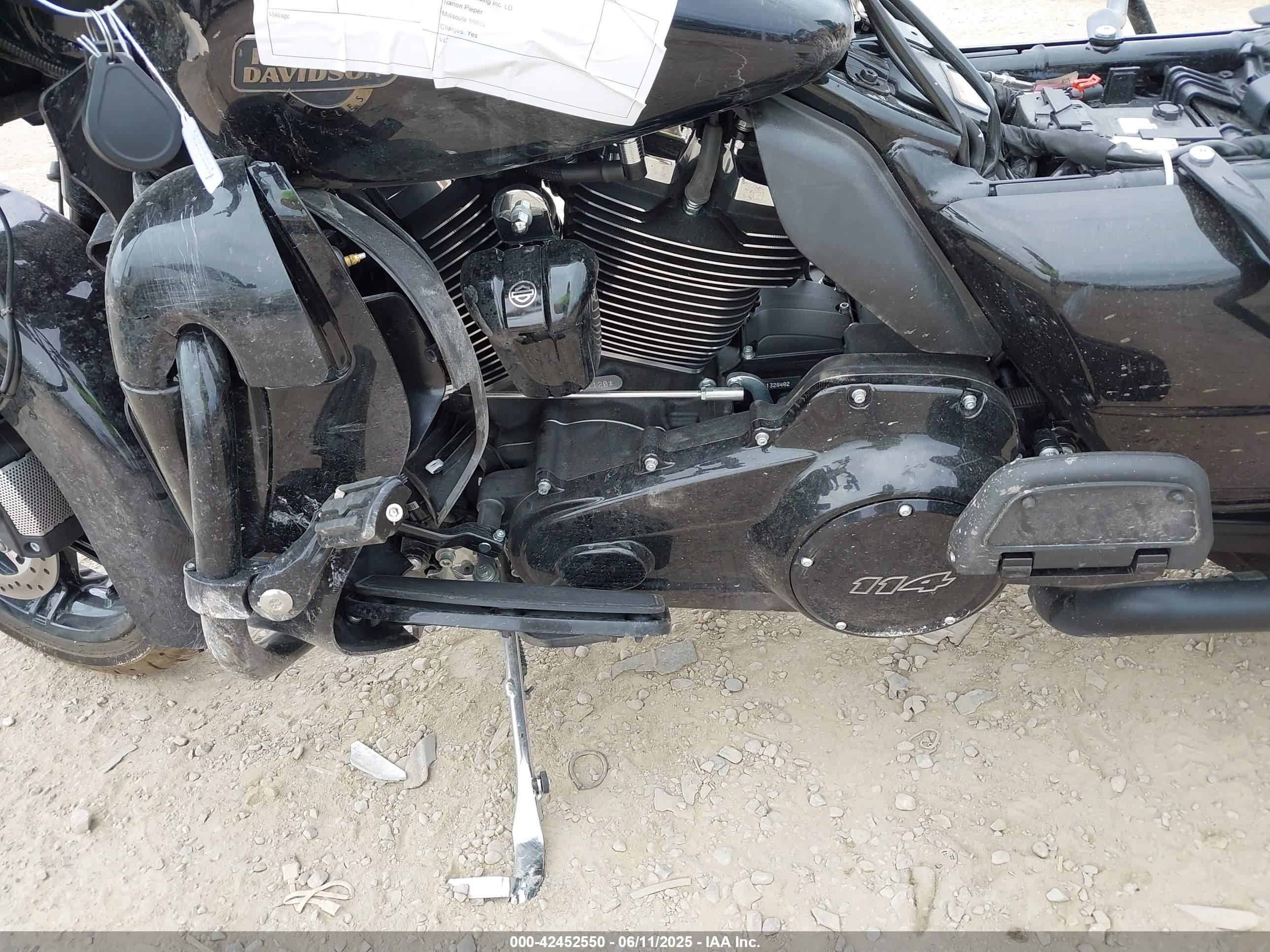 HARLEY-DAVIDSON FLTRK image 9