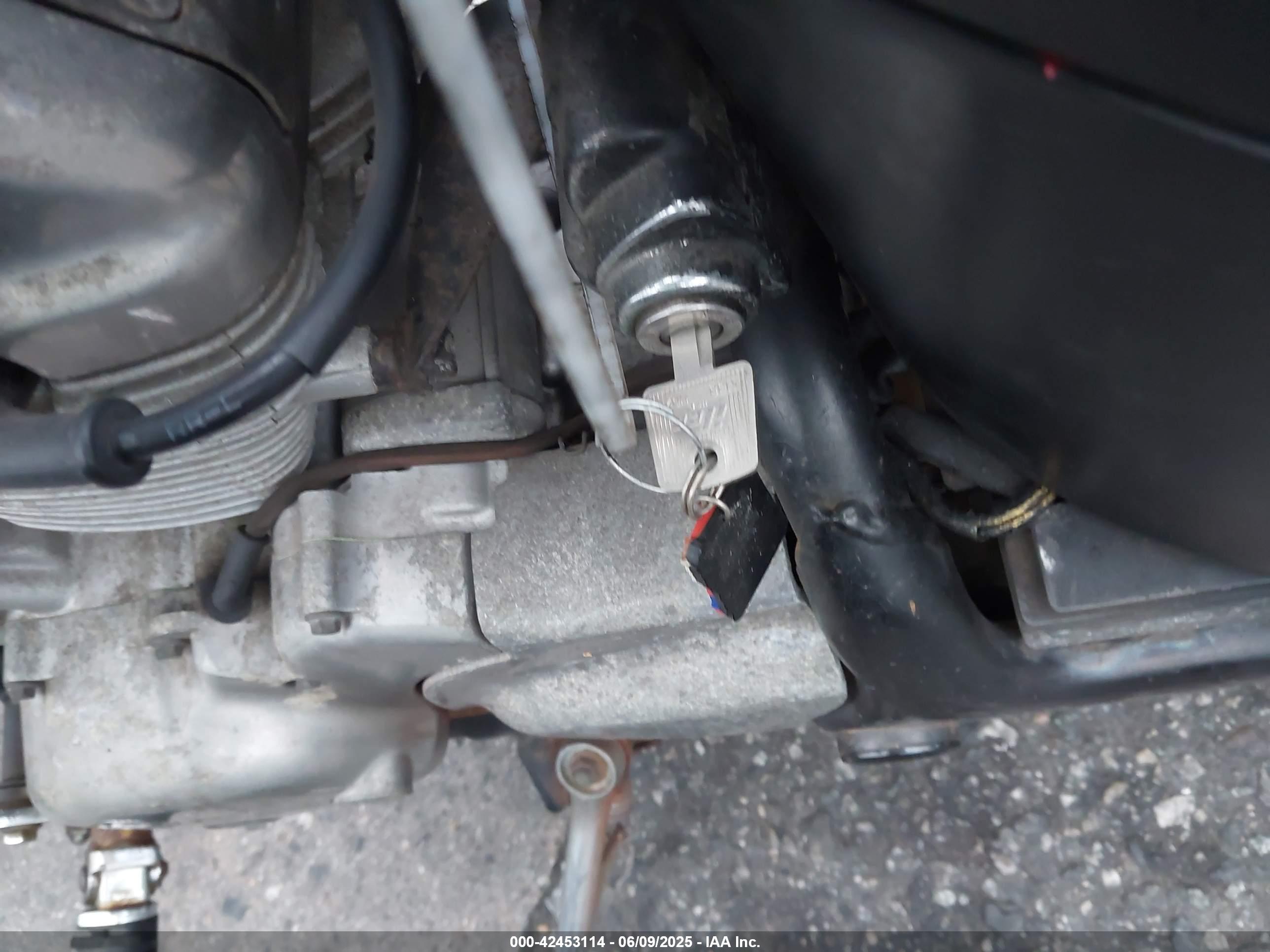 HONDA VT600 image 11