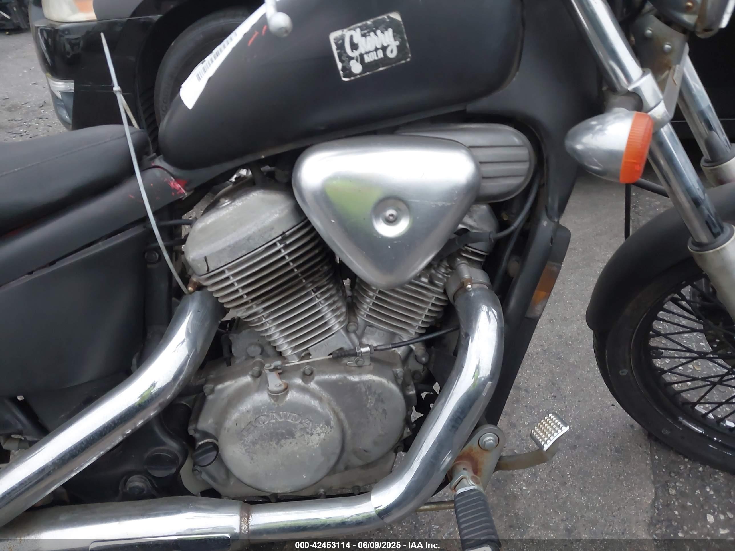 HONDA VT600 image 8