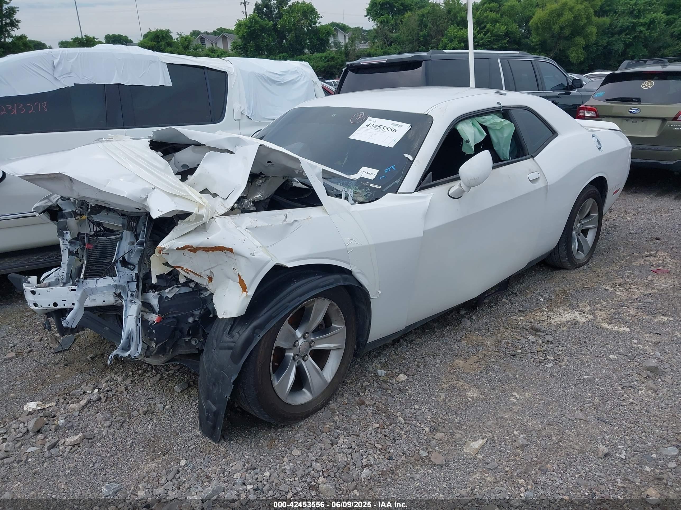DODGE CHALLENGER image 2