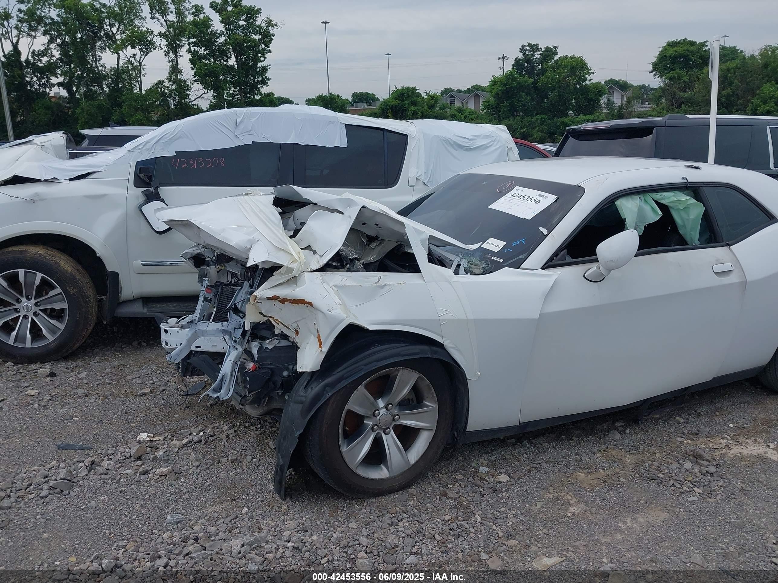 DODGE CHALLENGER image 6