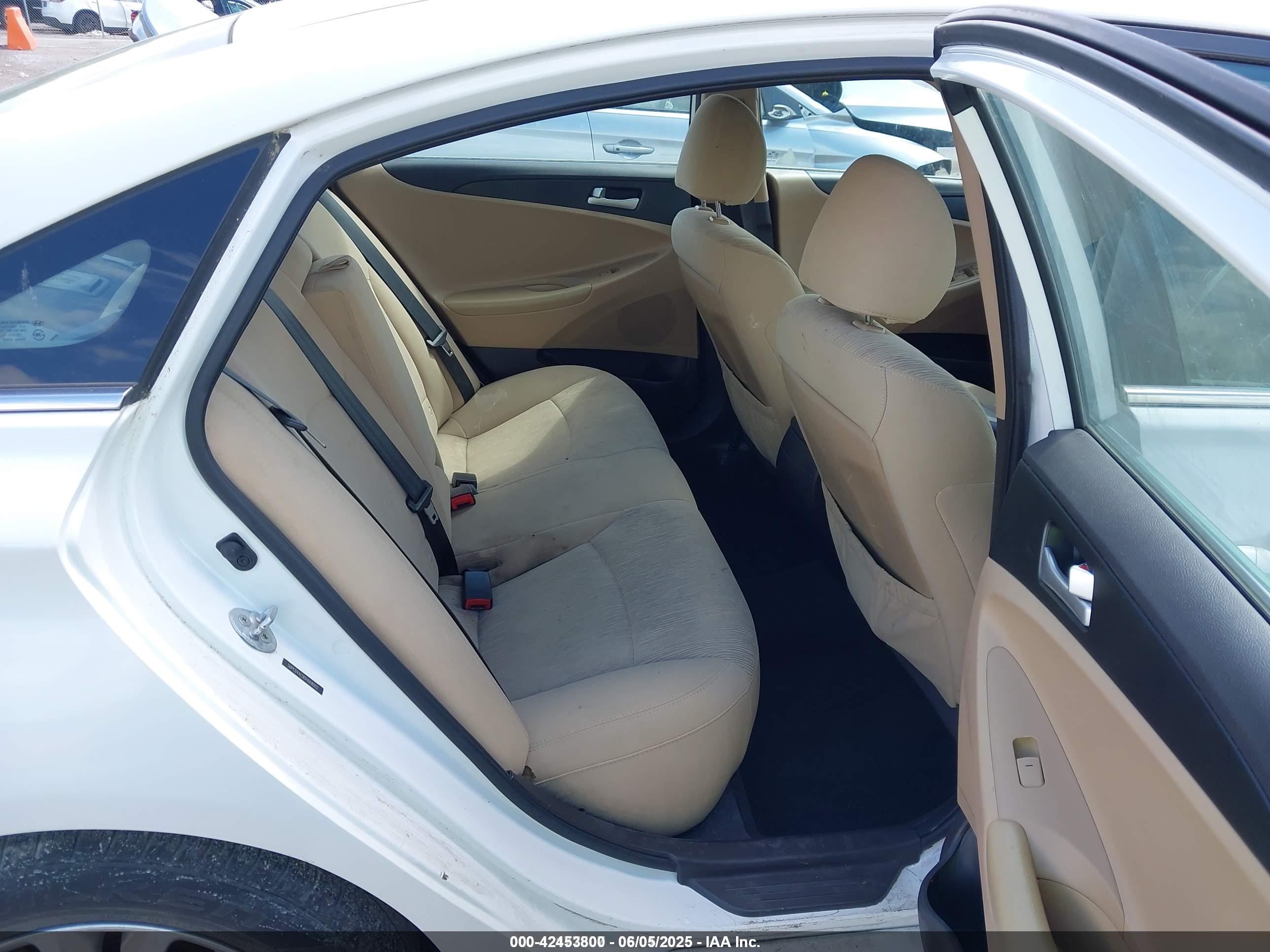 HYUNDAI SONATA image 8