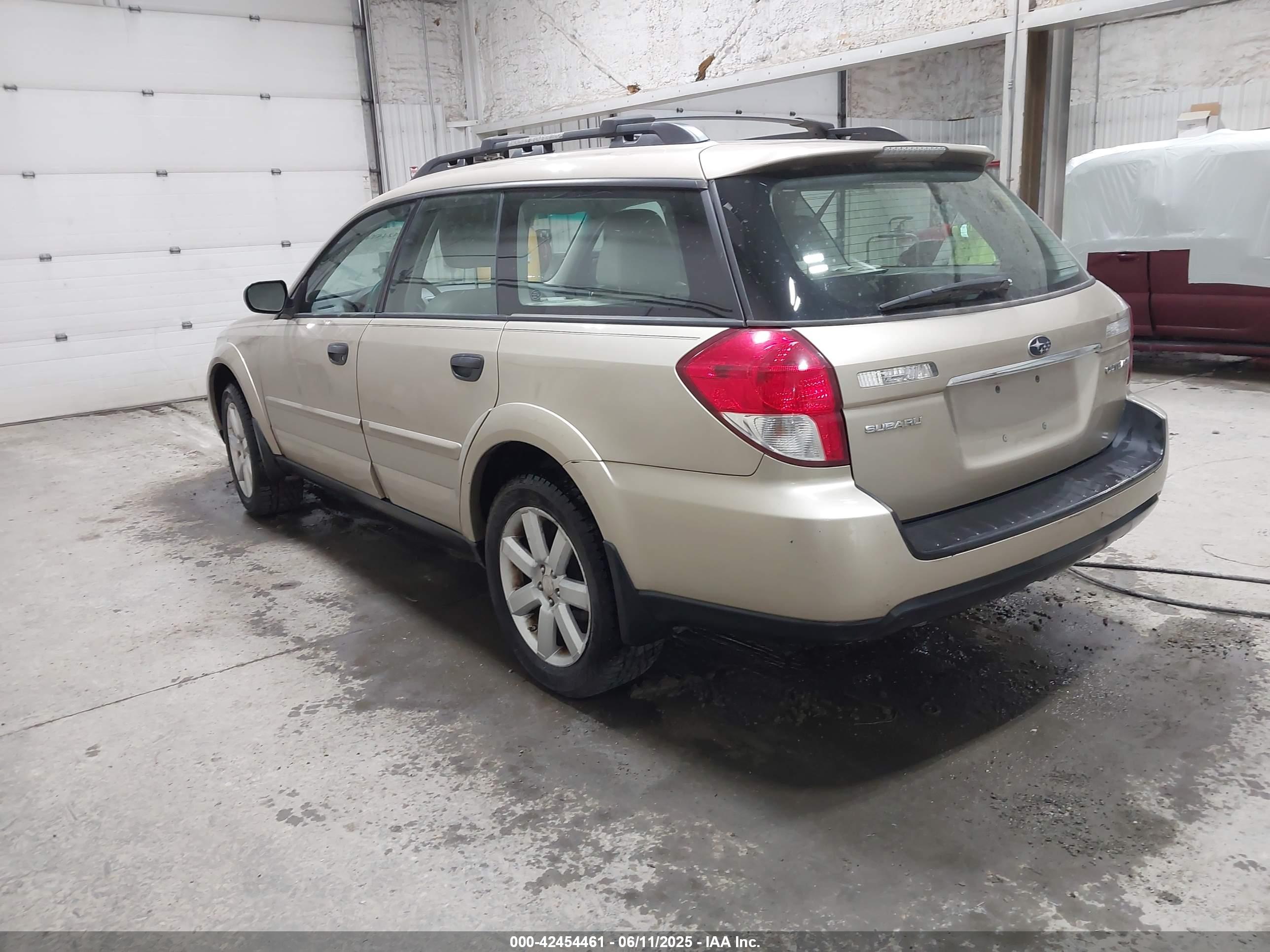 SUBARU OUTBACK image 3