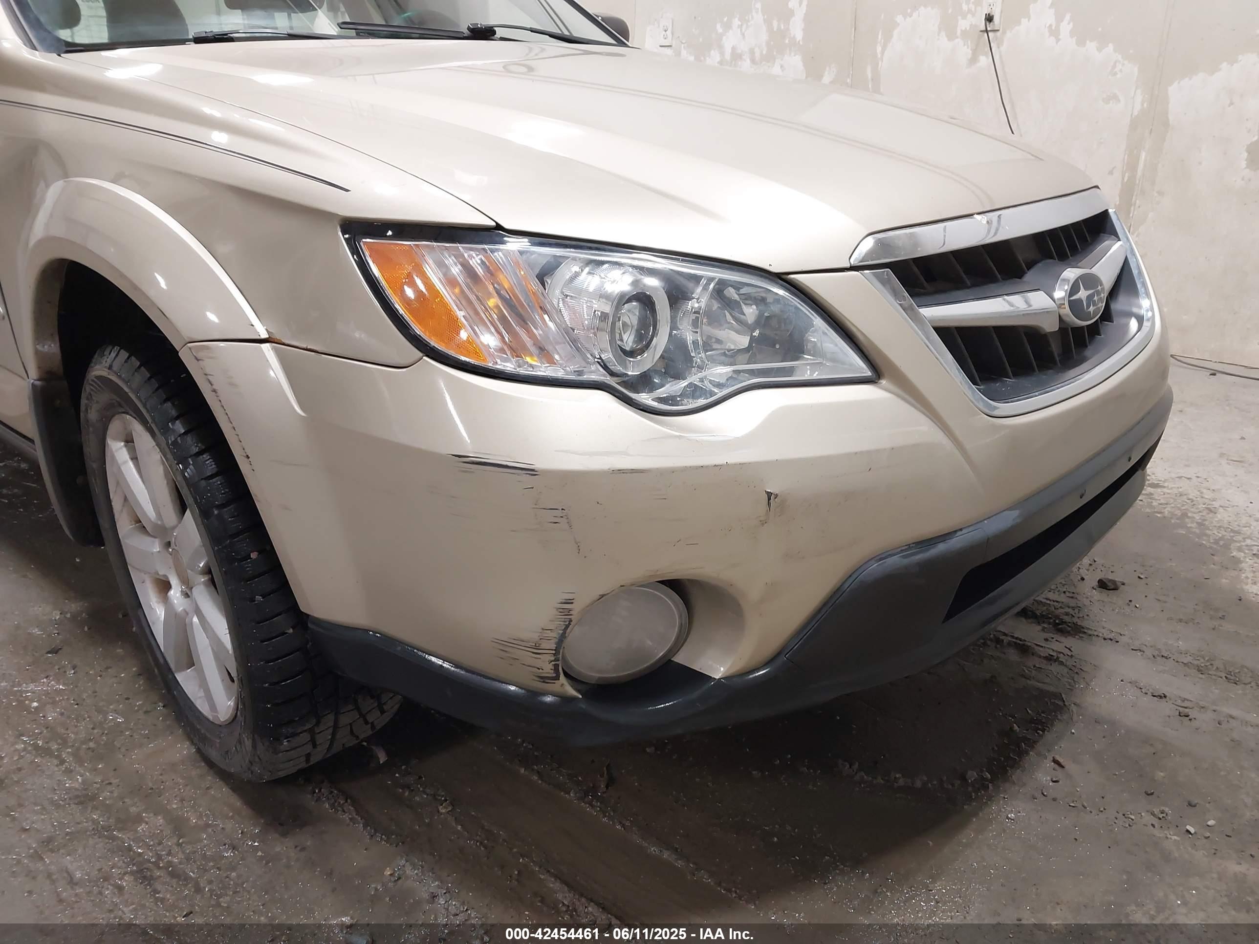 SUBARU OUTBACK image 6