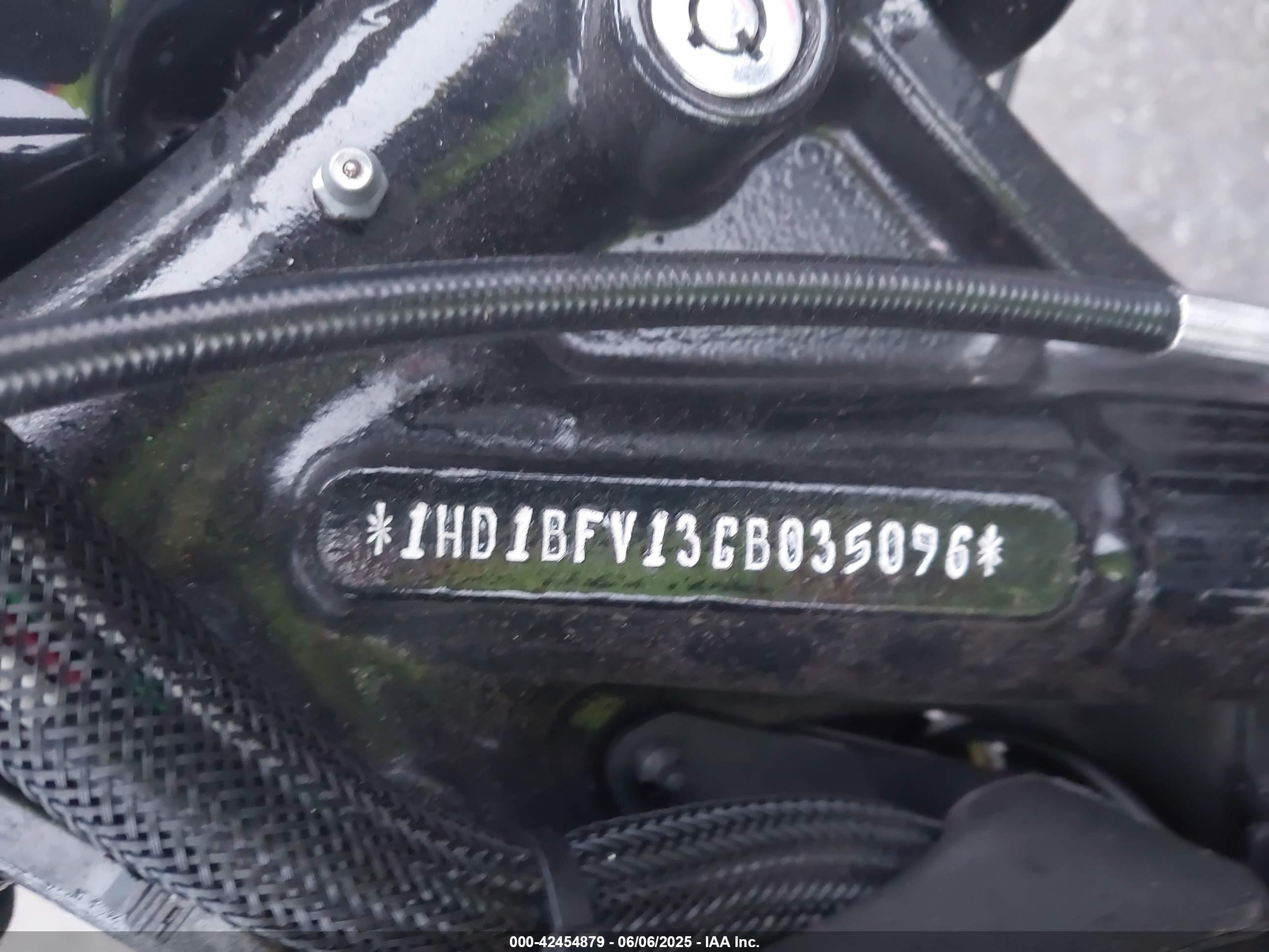 HARLEY-DAVIDSON FXSB image 10