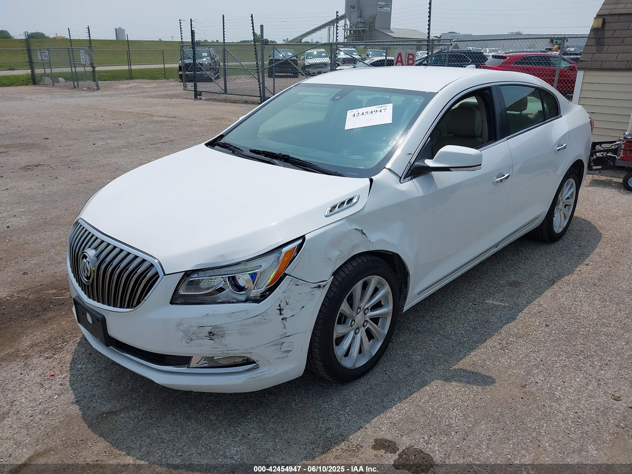 BUICK LACROSSE image 2