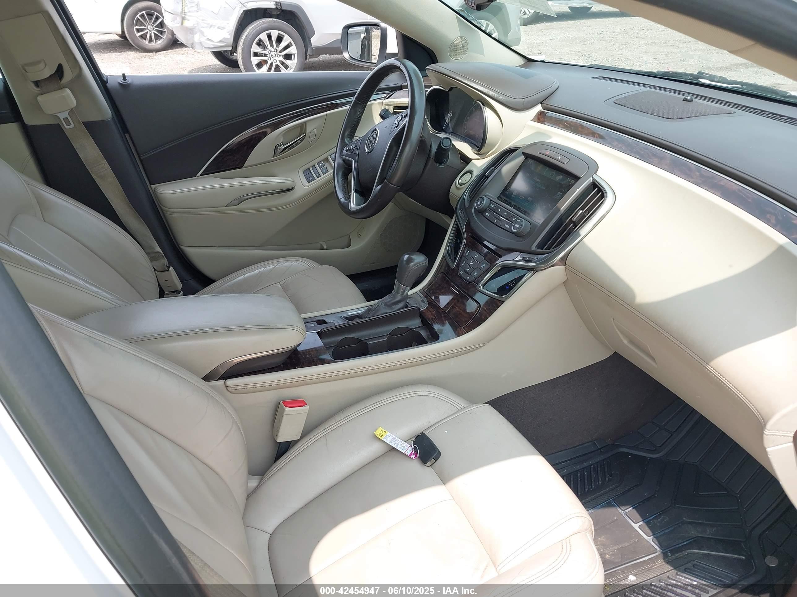 BUICK LACROSSE image 5