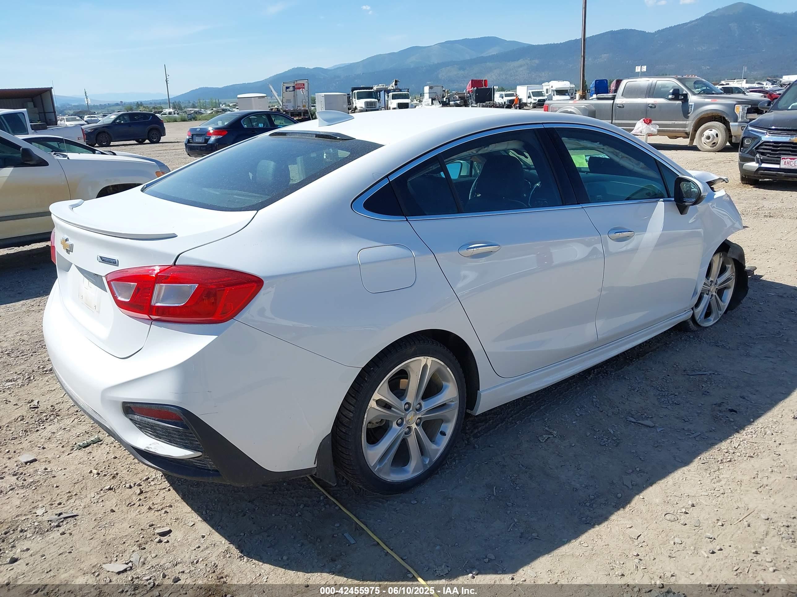 CHEVROLET CRUZE image 4