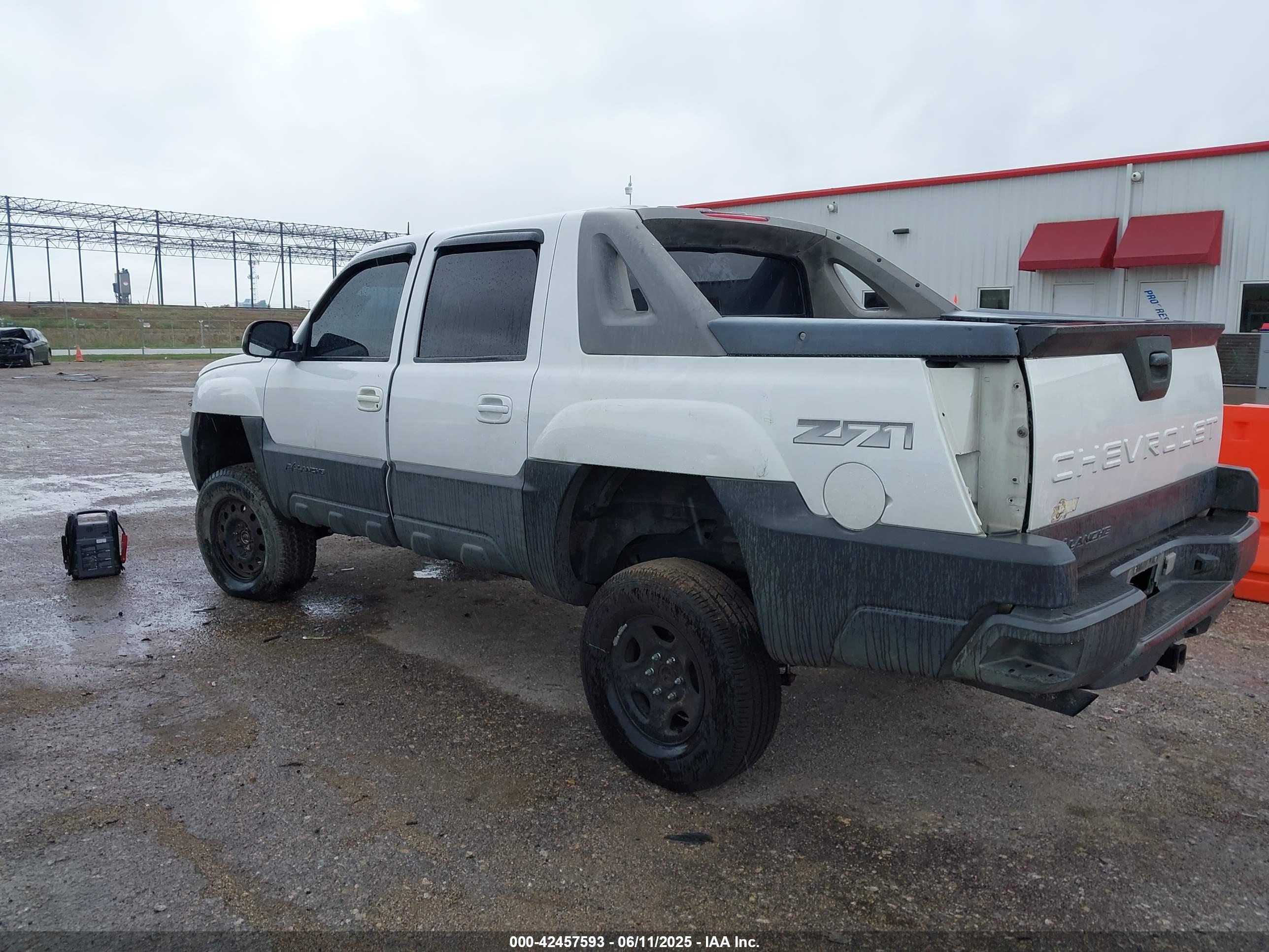 CHEVROLET AVALANCHE image 3
