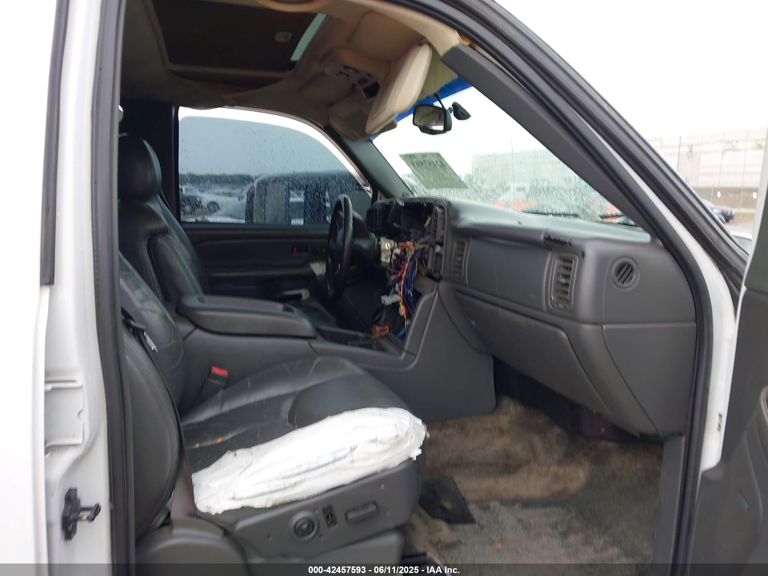 CHEVROLET AVALANCHE image 5