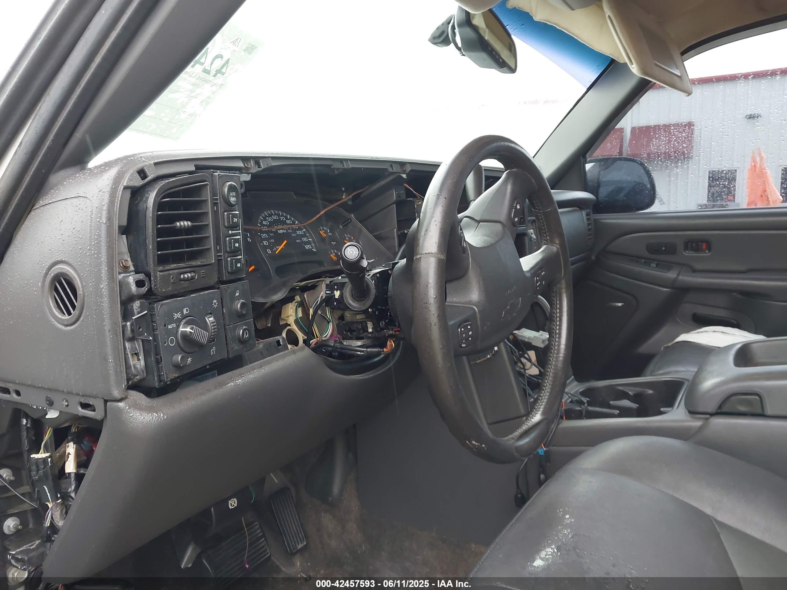 CHEVROLET AVALANCHE image 6