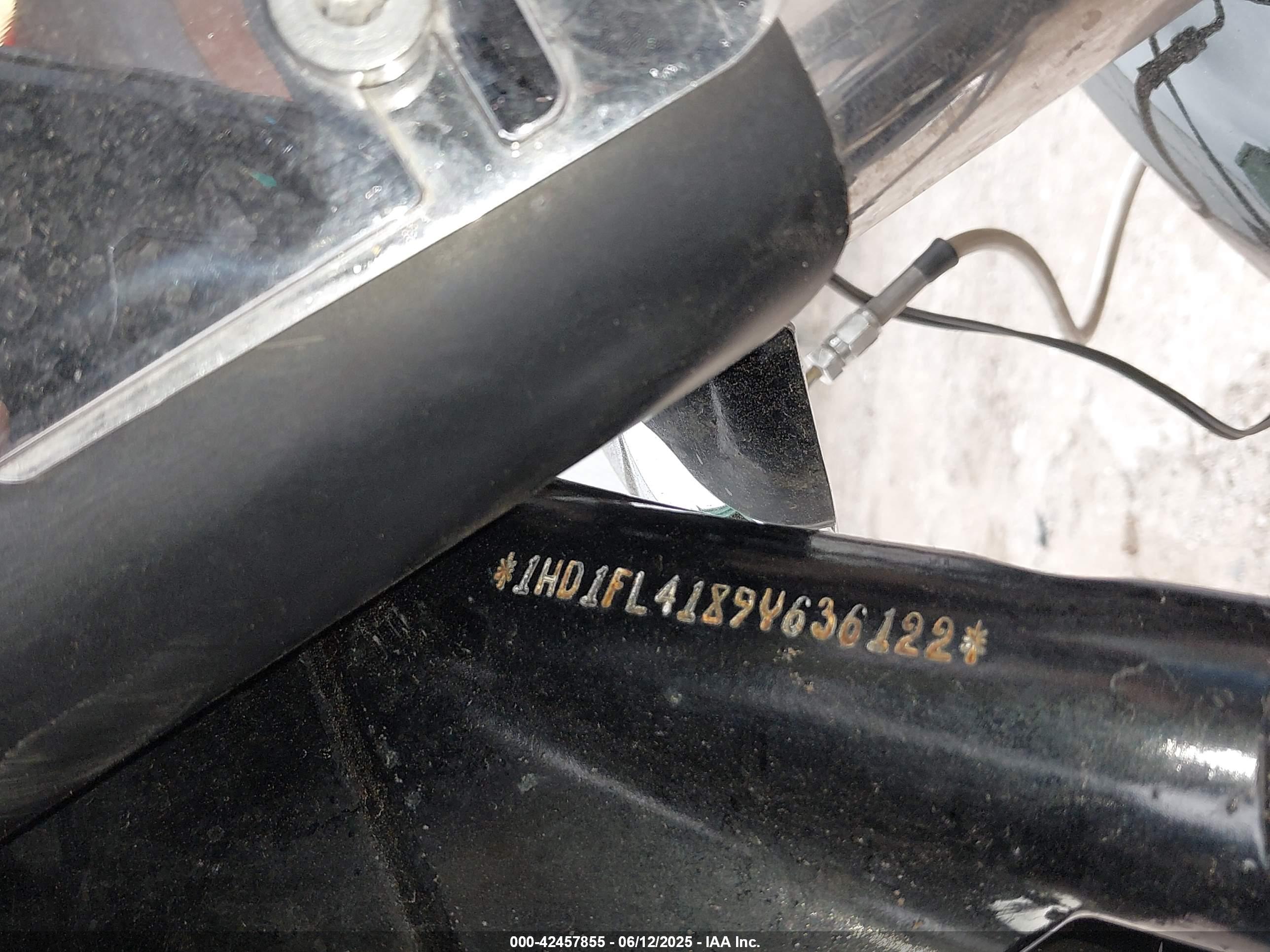 HARLEY-DAVIDSON FLHTCU image 10