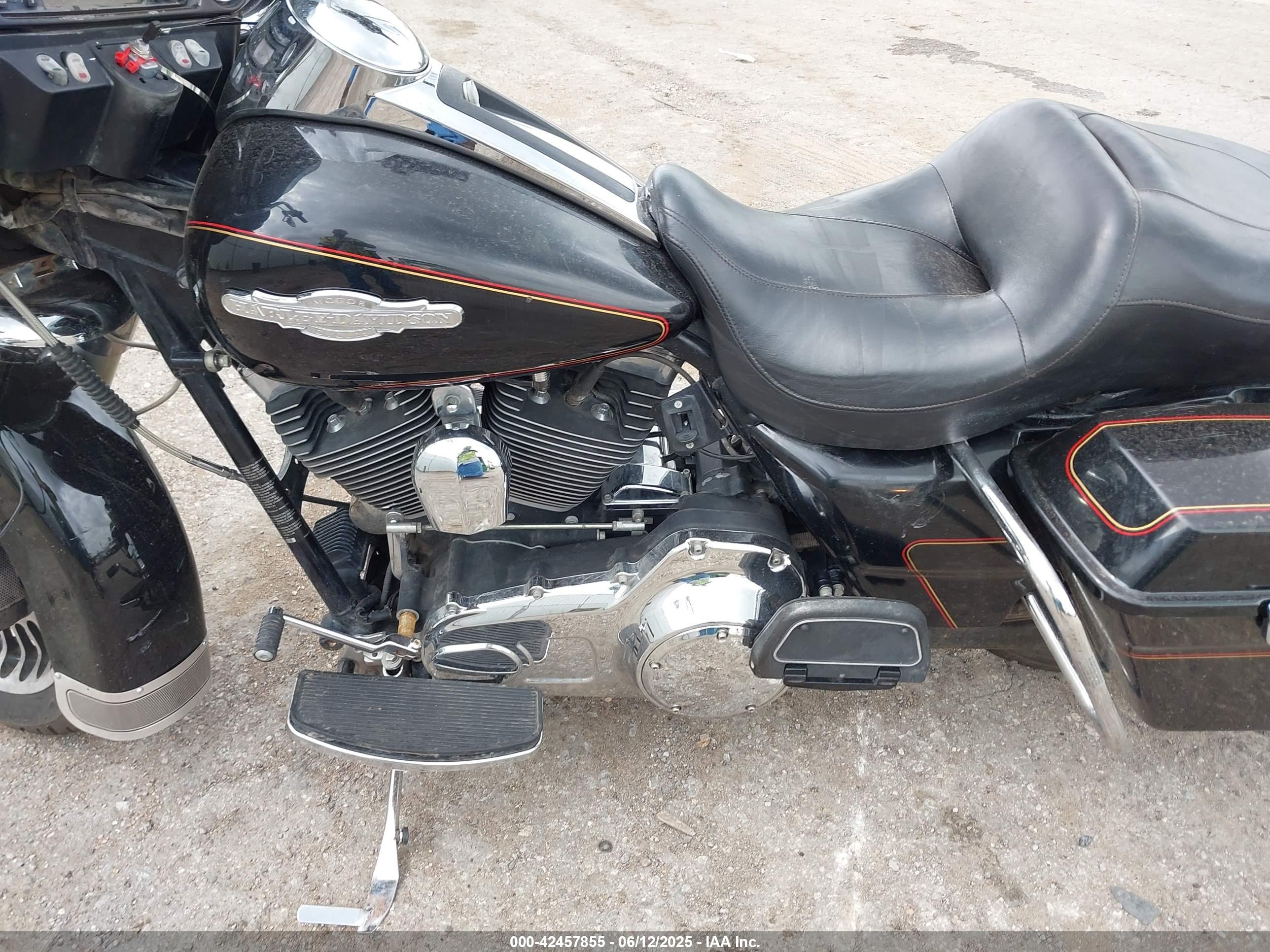 HARLEY-DAVIDSON FLHTCU image 9