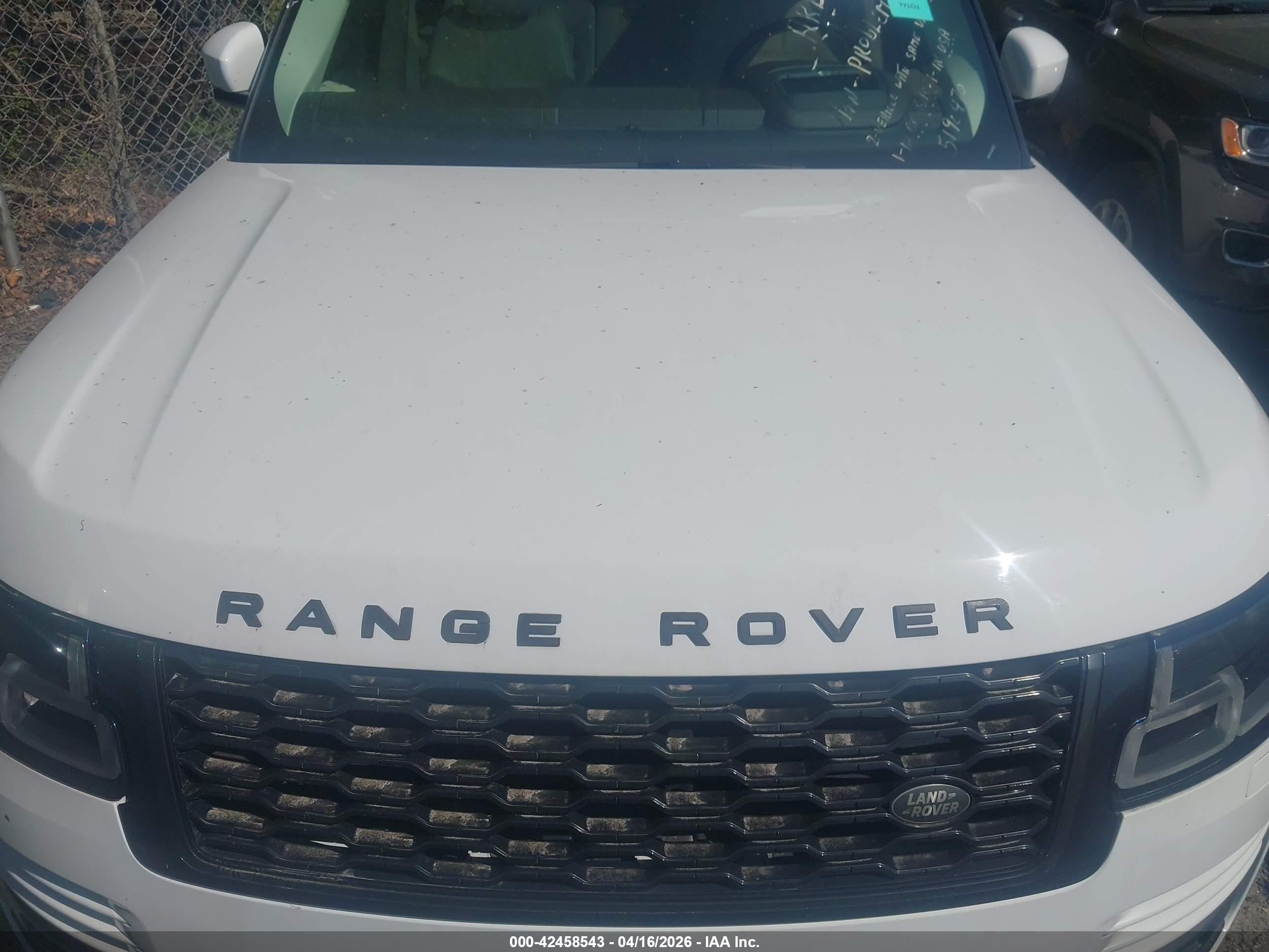 LAND ROVER image 6