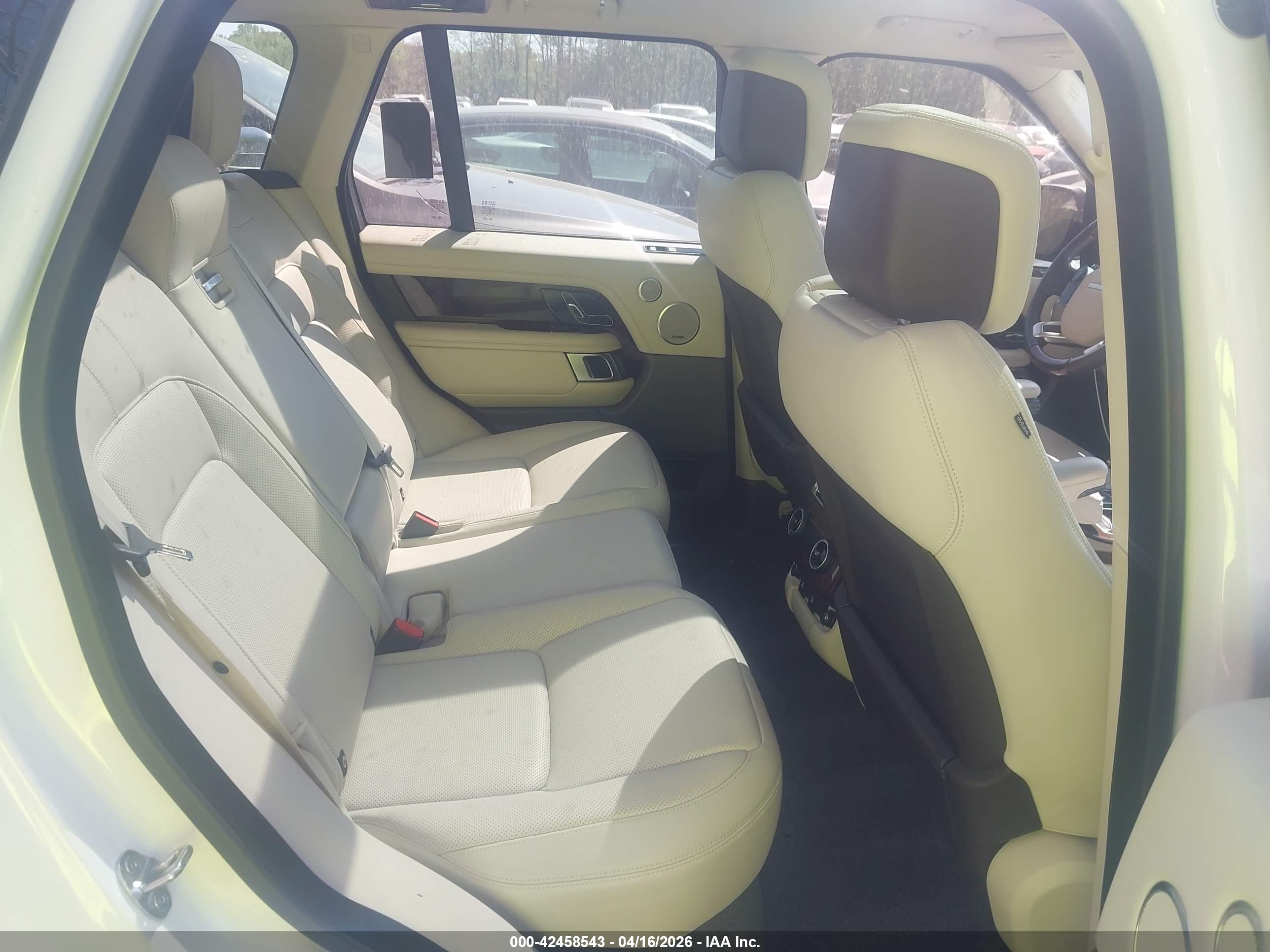 LAND ROVER image 8