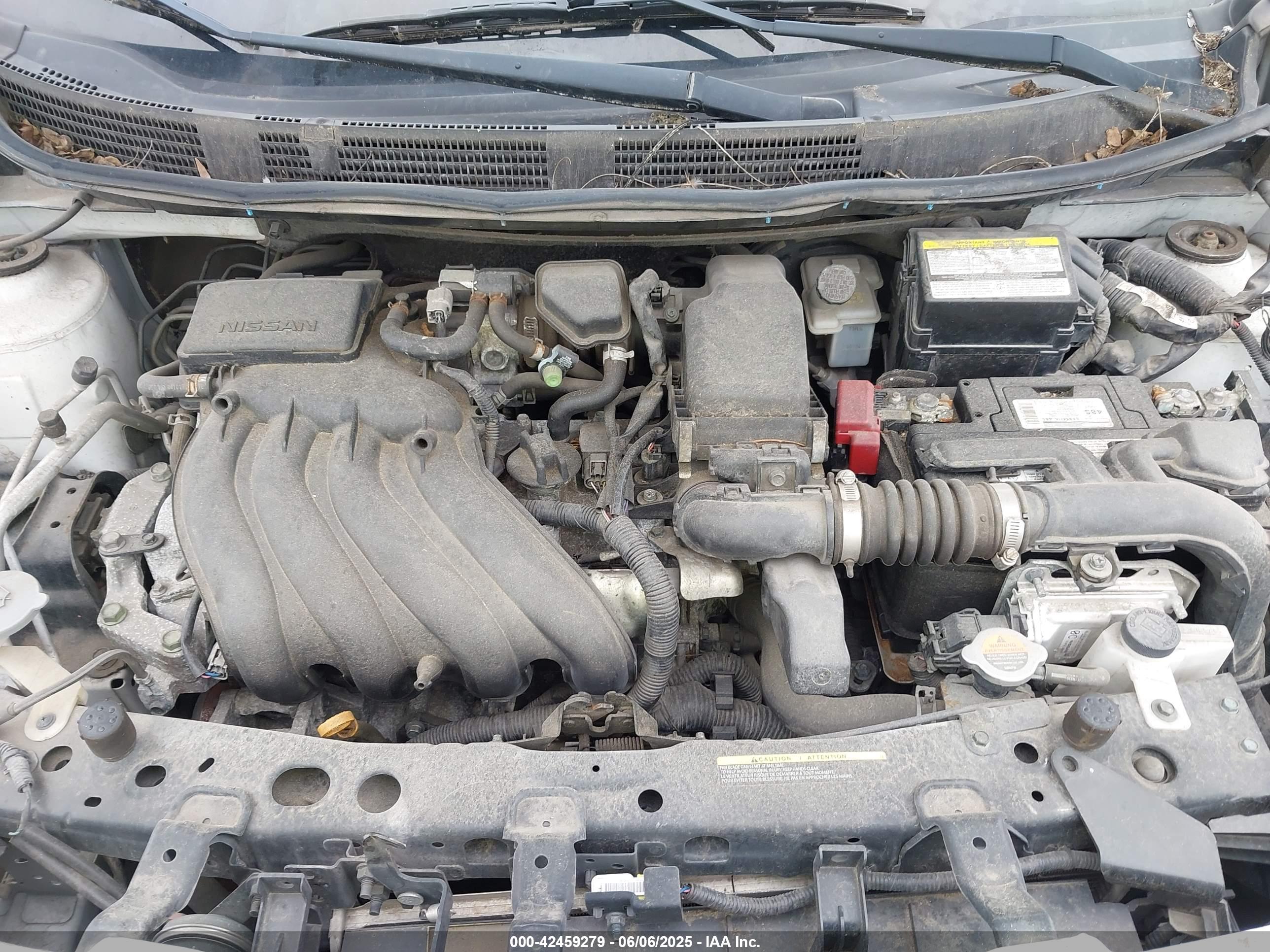 NISSAN VERSA image 10