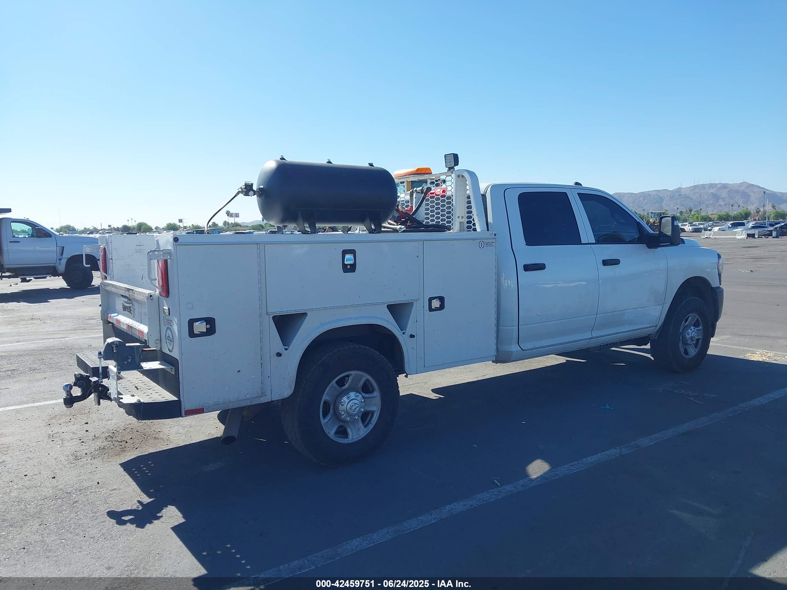 RAM 3500 image 4