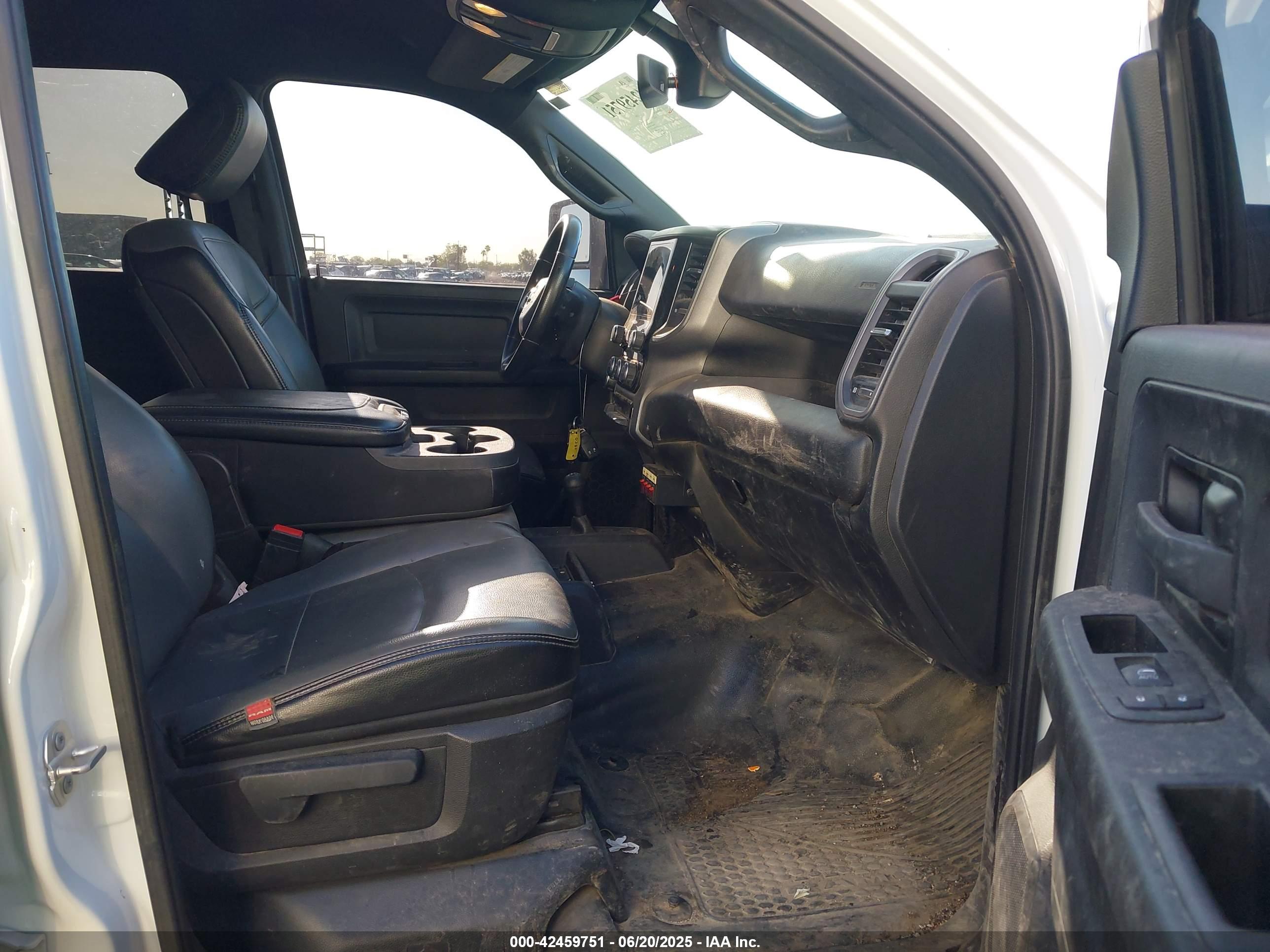 RAM 3500 image 8
