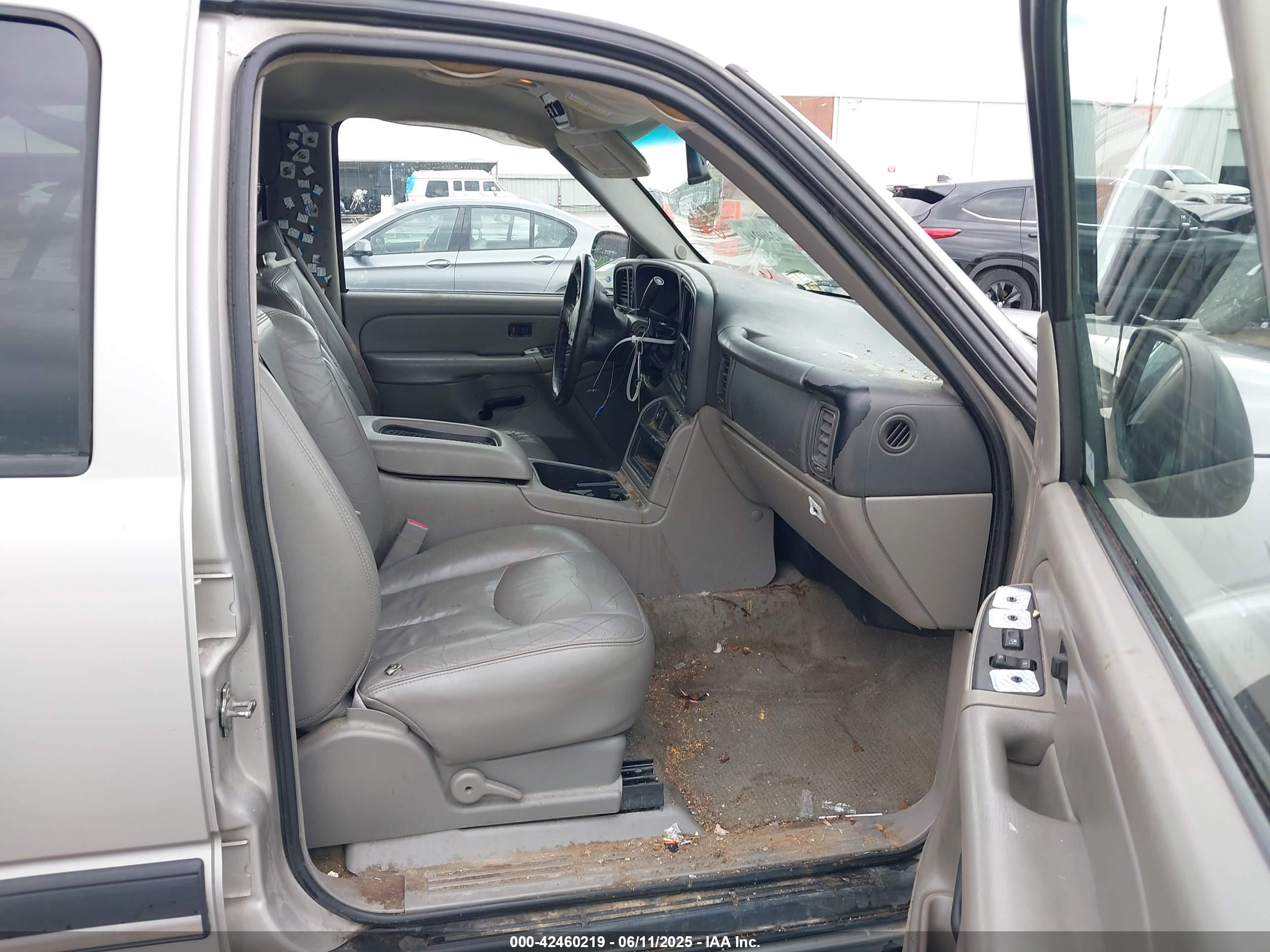 CHEVROLET TAHOE image 5