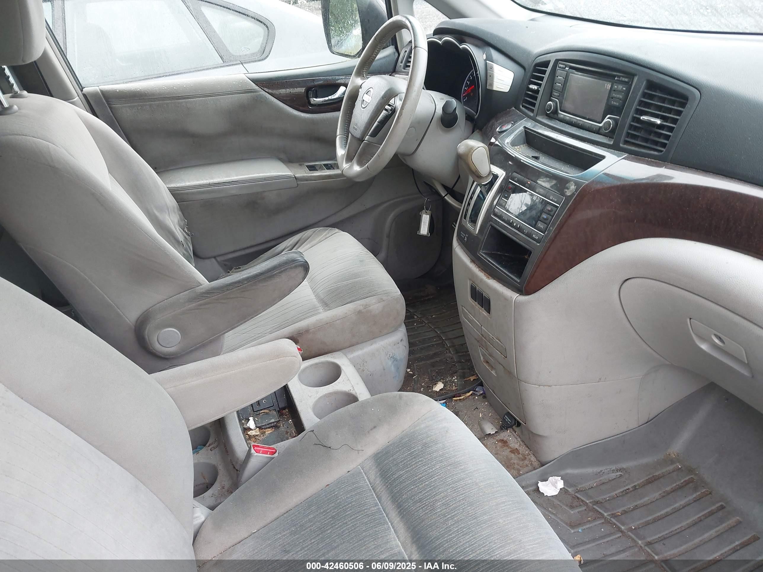 NISSAN QUEST image 5