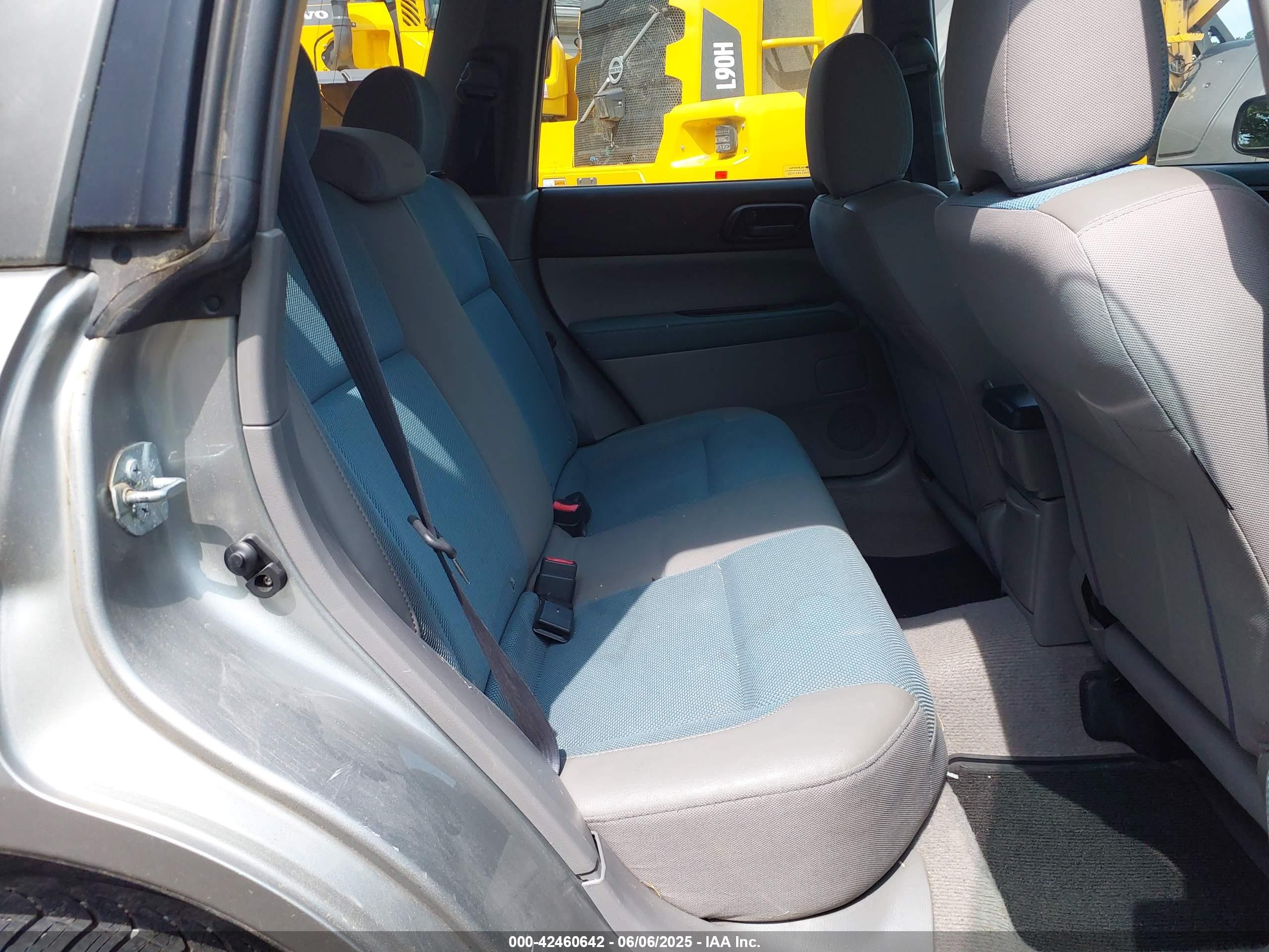 SUBARU FORESTER image 8