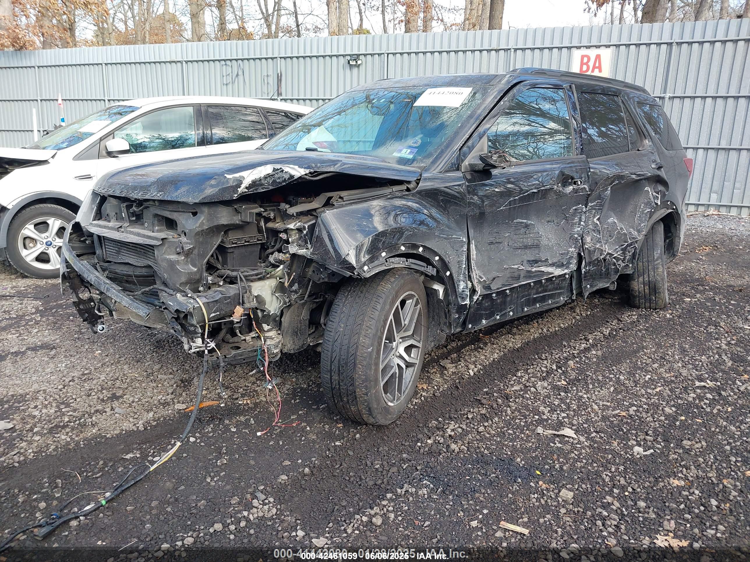 FORD EXPLORER image 2